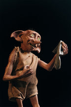 Imagen del producto Dobby con Calcetín Estatua a Tamaño Real Versión 3 - Harry Potter