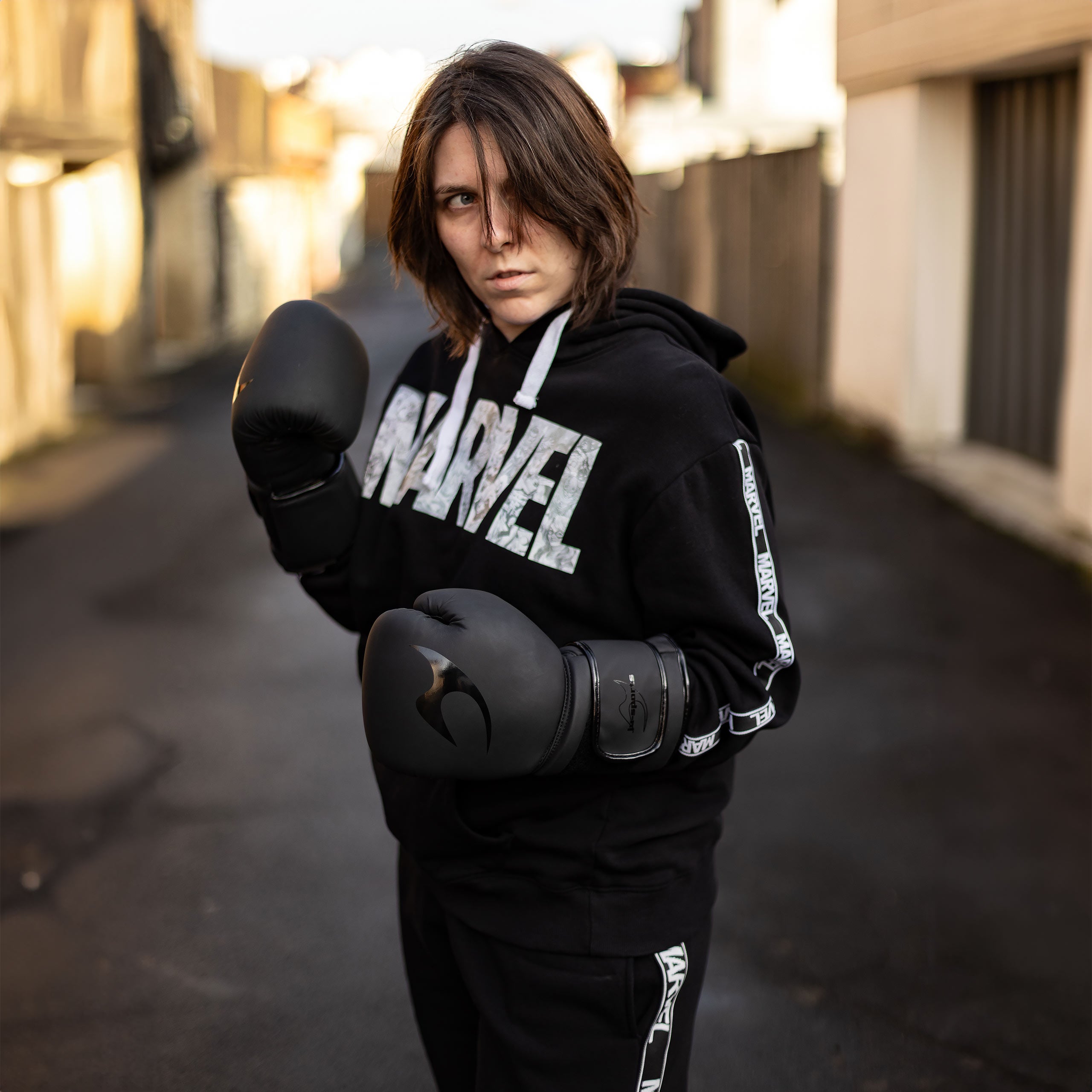Imagen del producto Marvel - Sudadera con capucha negra con logotipo de cómic