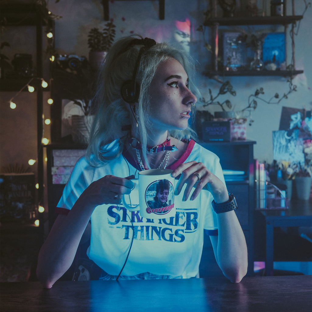 Imagen del producto Stranger Things - Top corto con logo desgastado blanco