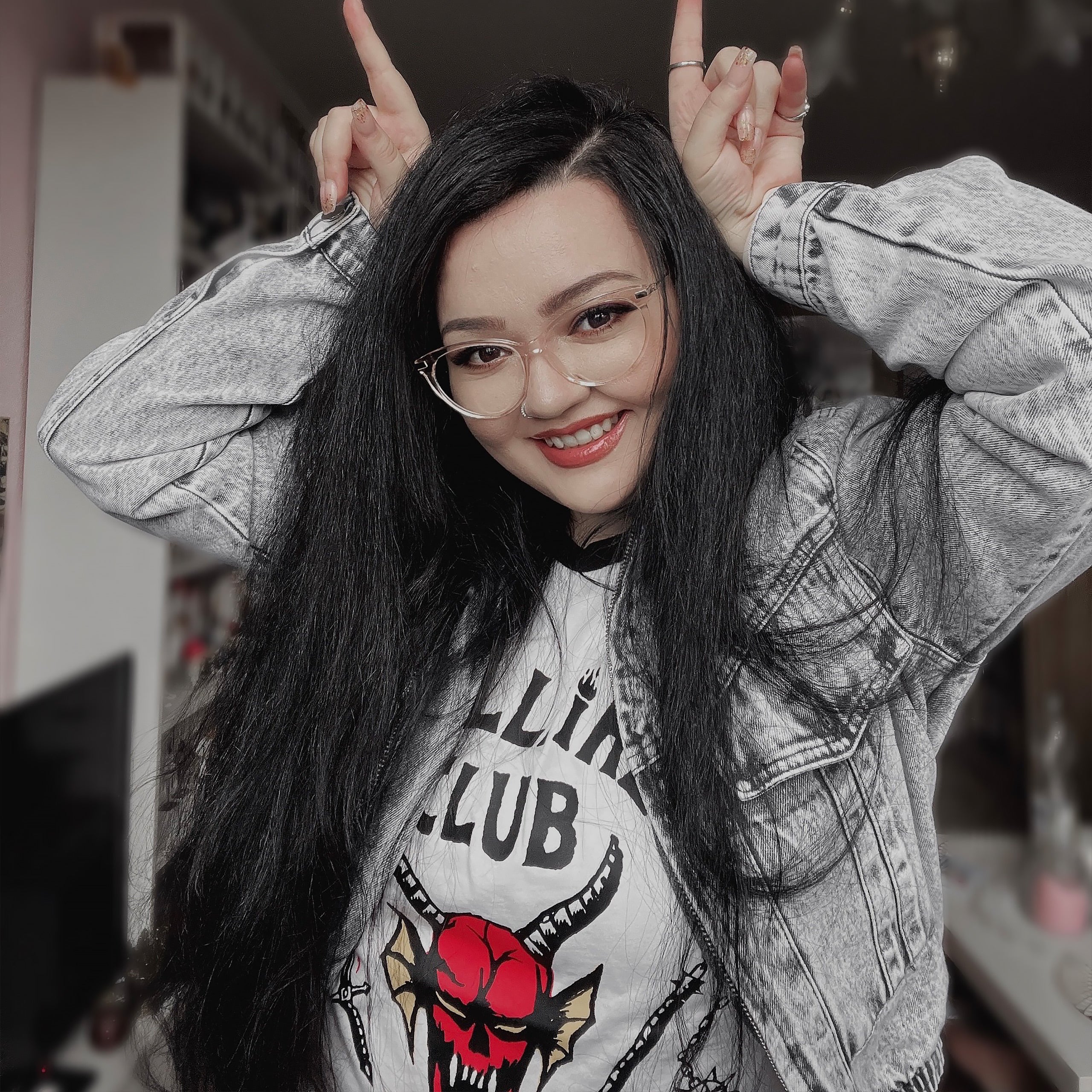 Imagen del producto Stranger Things - Camiseta de manga larga emblema Hellfire Club