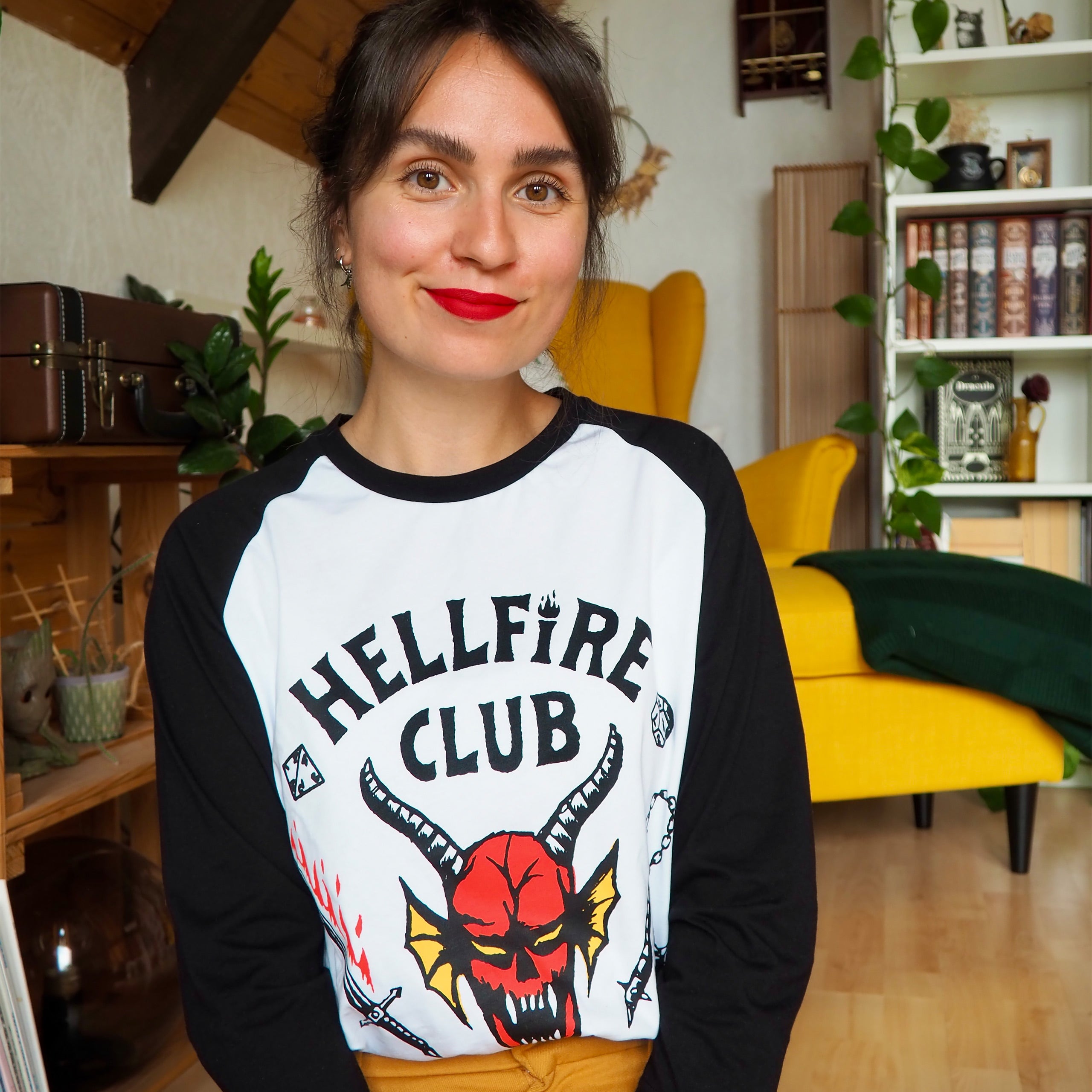 Imagen del producto Stranger Things - Camiseta de manga larga emblema Hellfire Club