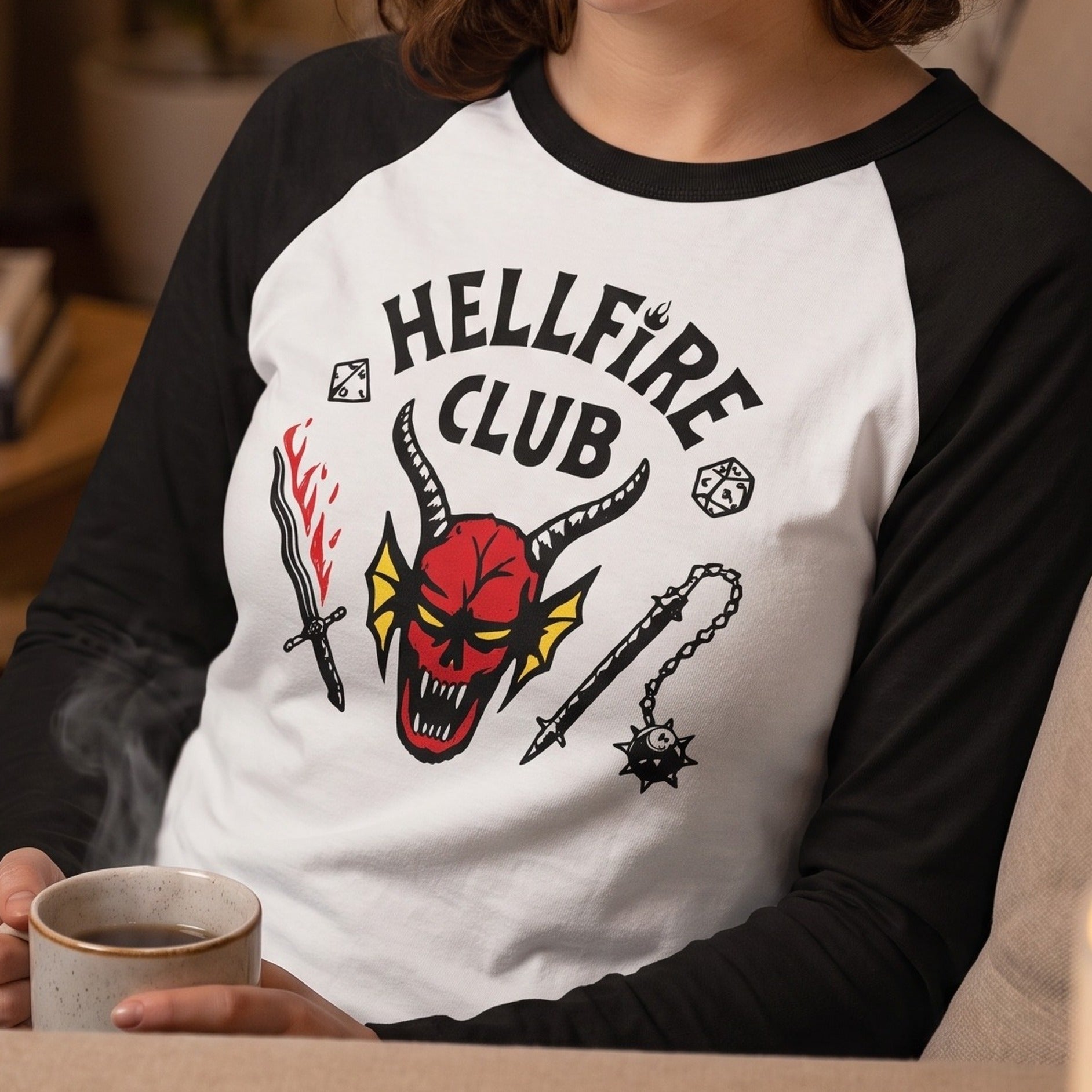 Imagen del producto Stranger Things - Camiseta de manga larga emblema Hellfire Club