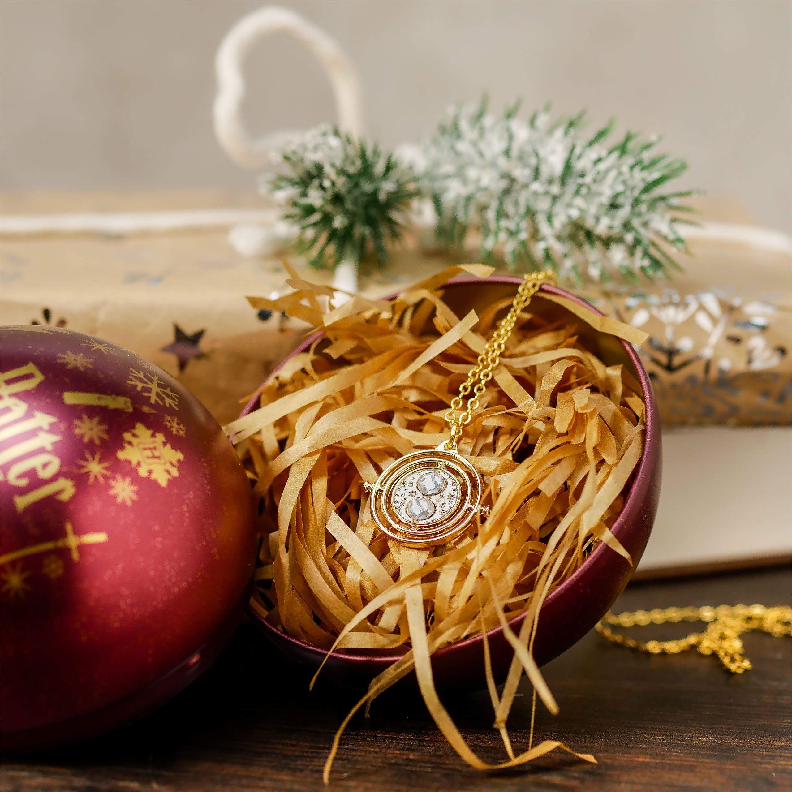 Imagen del producto Harry Potter - Bola de Navidad de Hogwarts con Collar
