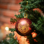 Imagen del producto Harry Potter - Bola de Navidad de Hogwarts con Collar