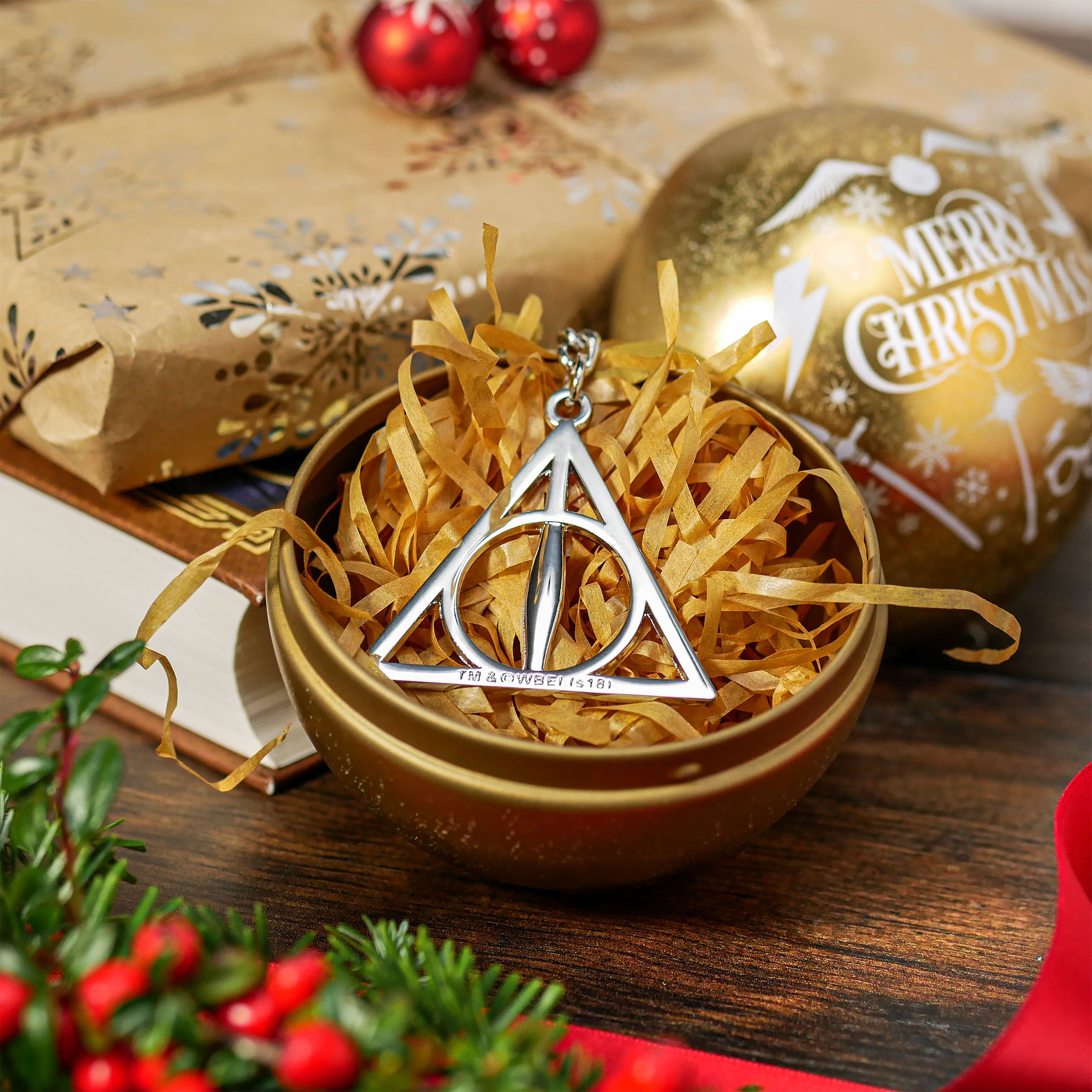 Product image Harry Potter - Christmas ball with Deathly Hallows keychain