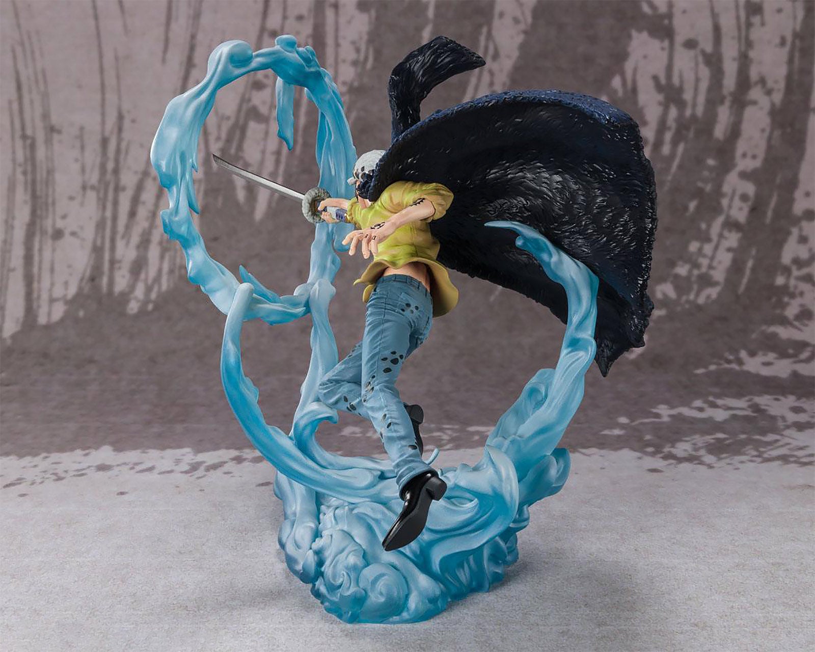 Imagen del producto One Piece - Estatua de Trafalgar Law Battle of Monsters en Onigashima