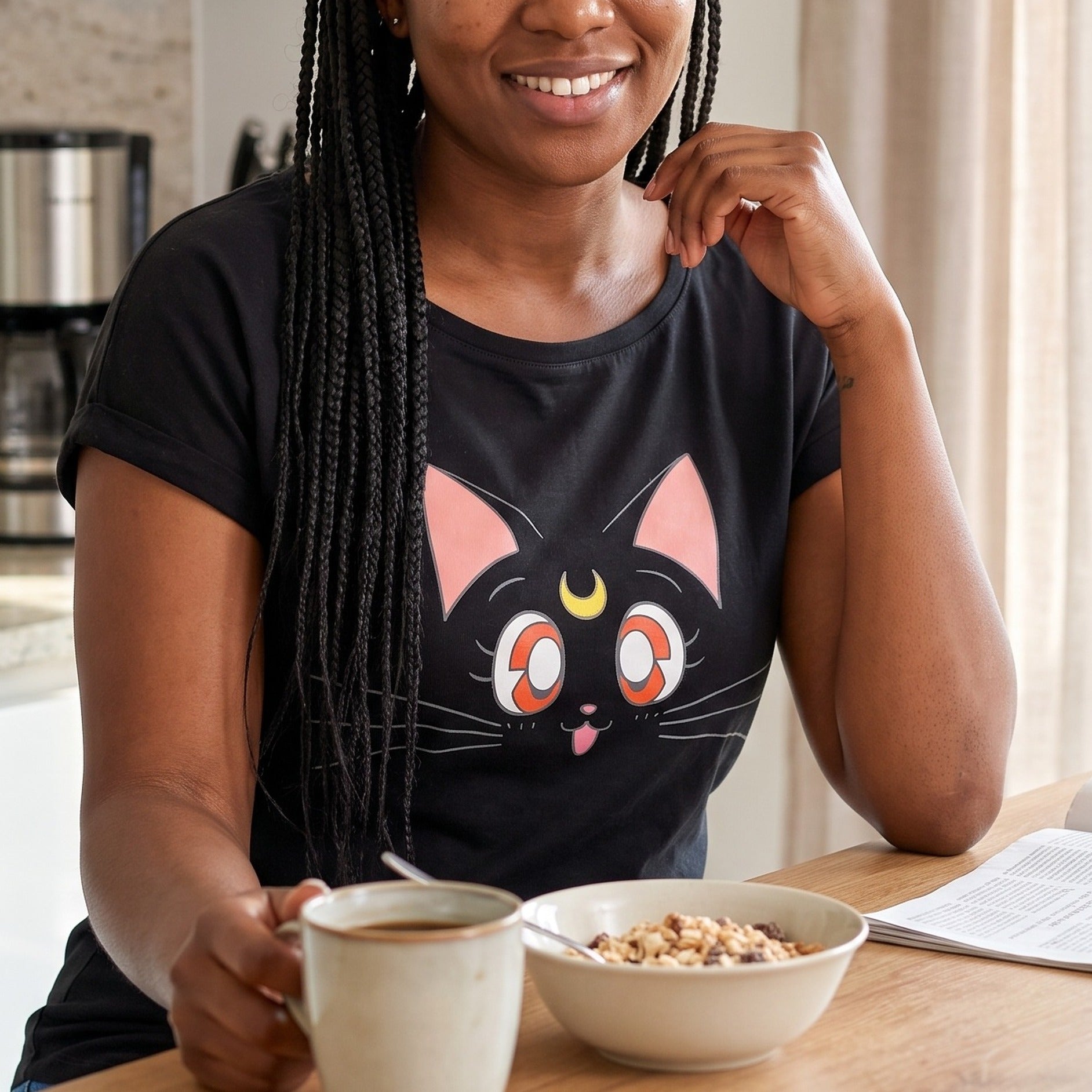 Imagen del producto Sailor Moon - Camiseta de Luna para mujer, color negro