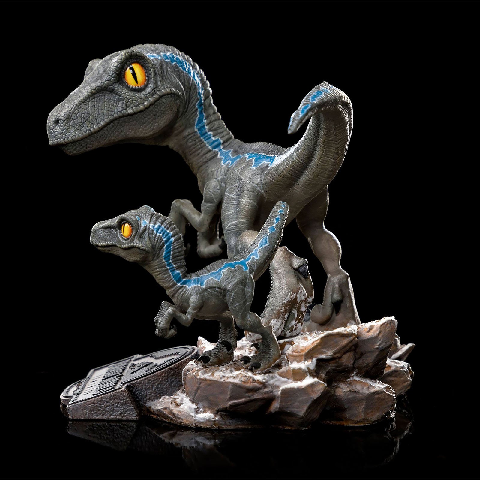 Product image Jurassic World - Blue and Beta Diorama Figure
