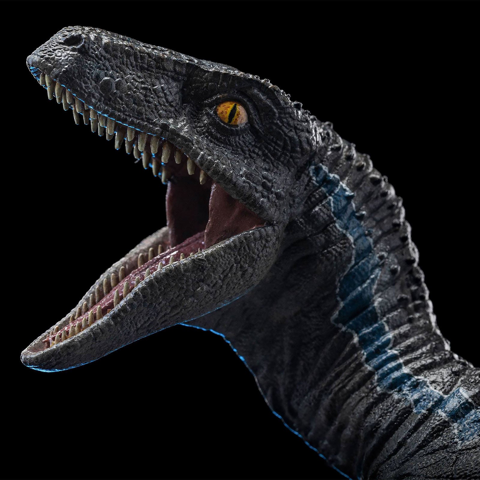 Product image Jurassic World - Blue Art Scale Deluxe Statue