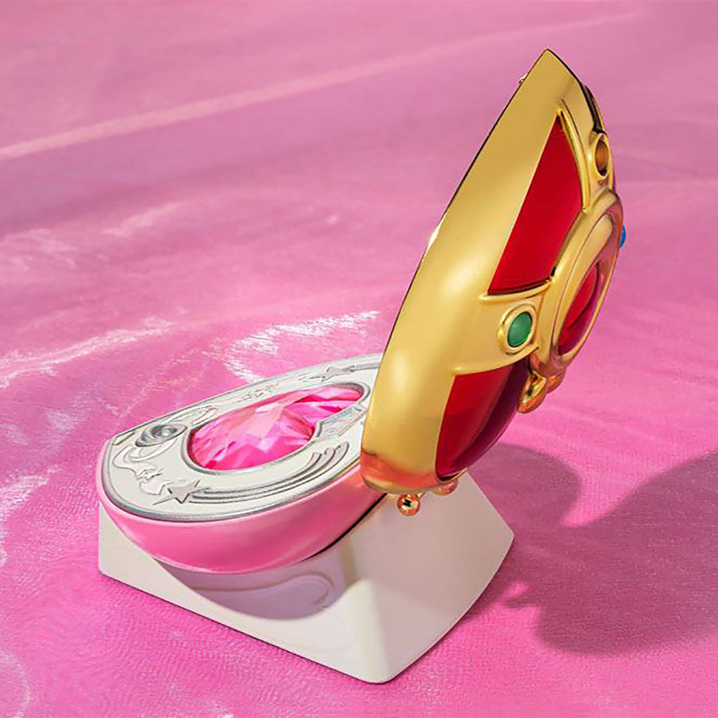 Product image Sailor Moon - Cosmic Heart Compact Brooch Replica