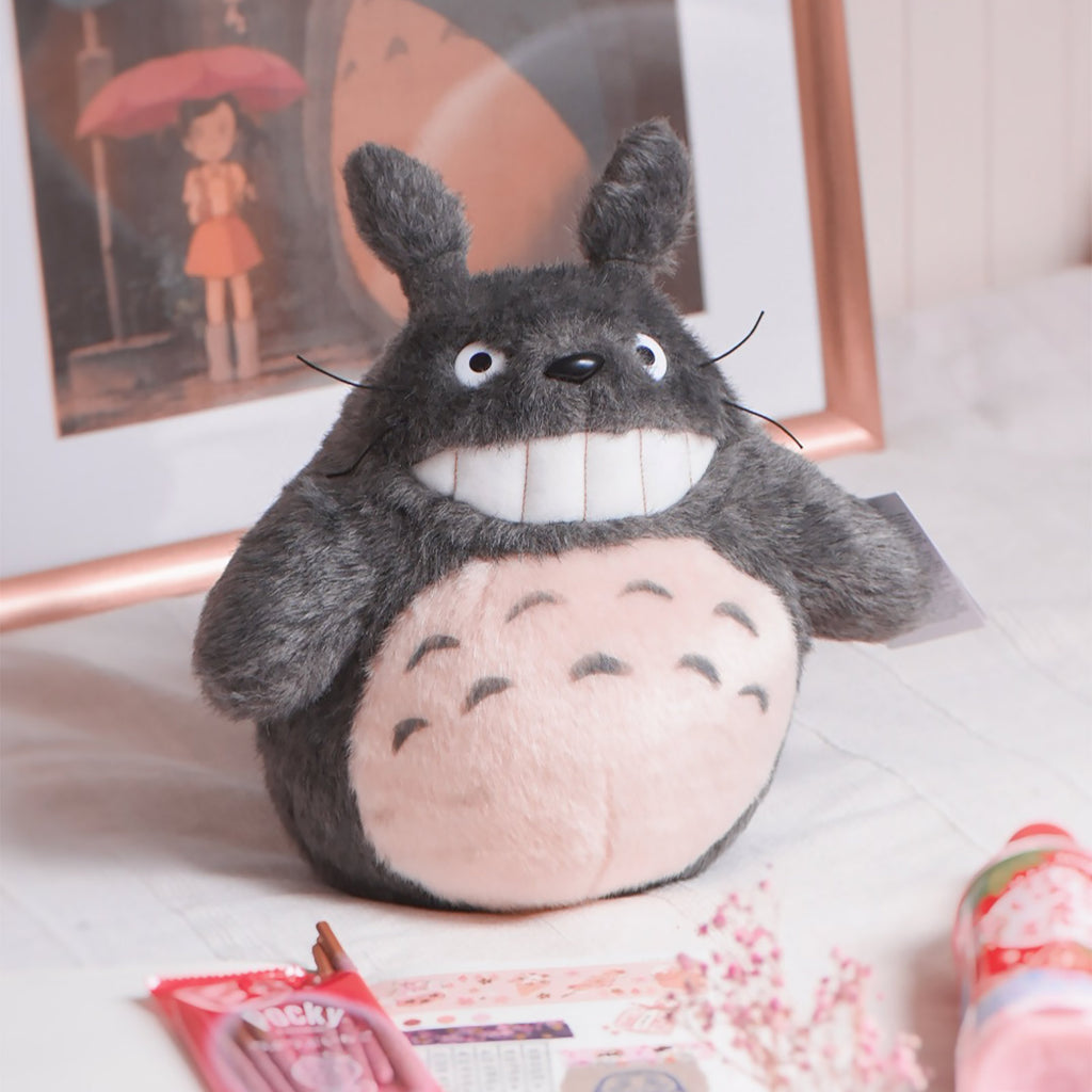 Imagen del producto Totoro - Figura de peluche sonriente gris