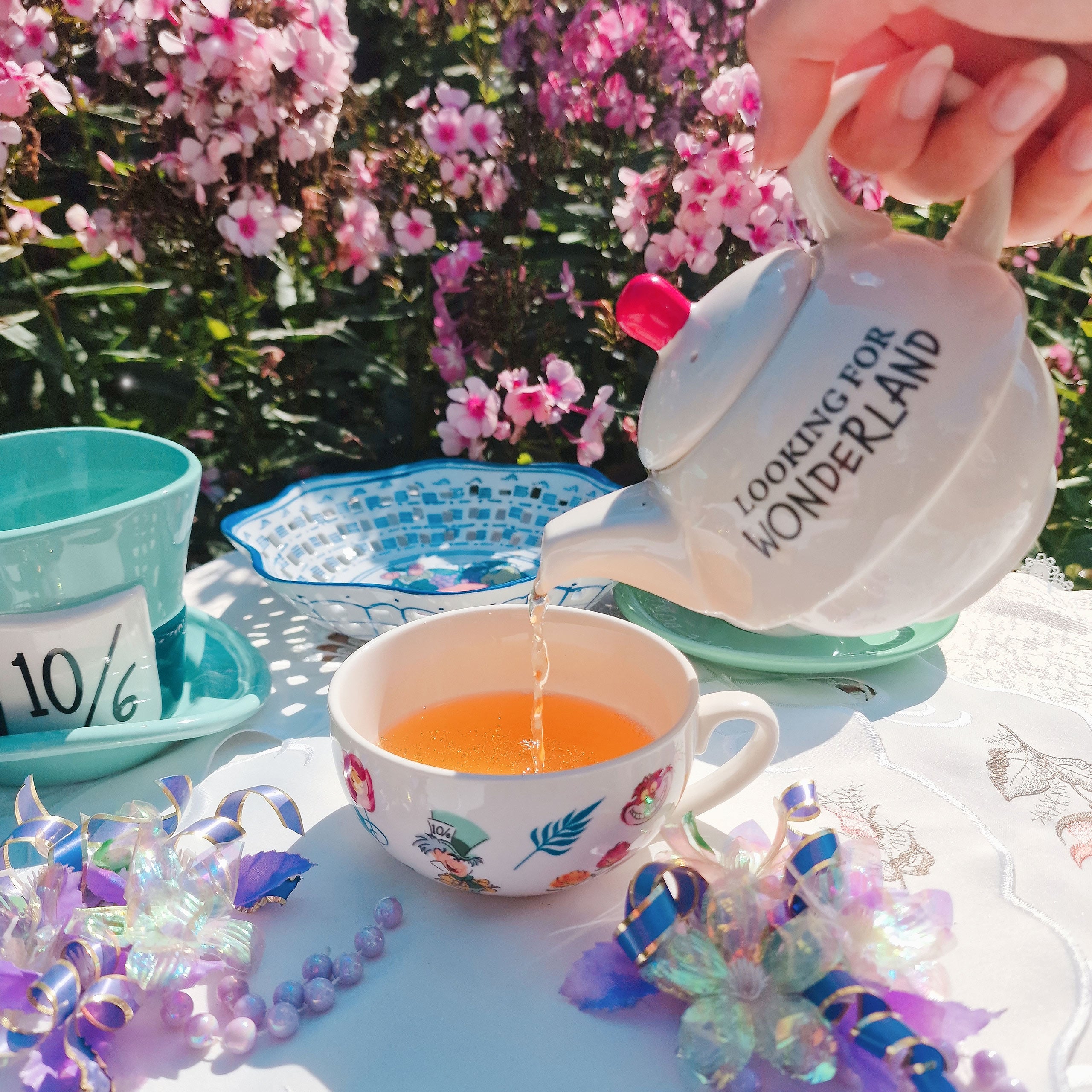 Imagen del producto Alice en el país de las maravillas - Buscando la tetera de Wonderland con taza