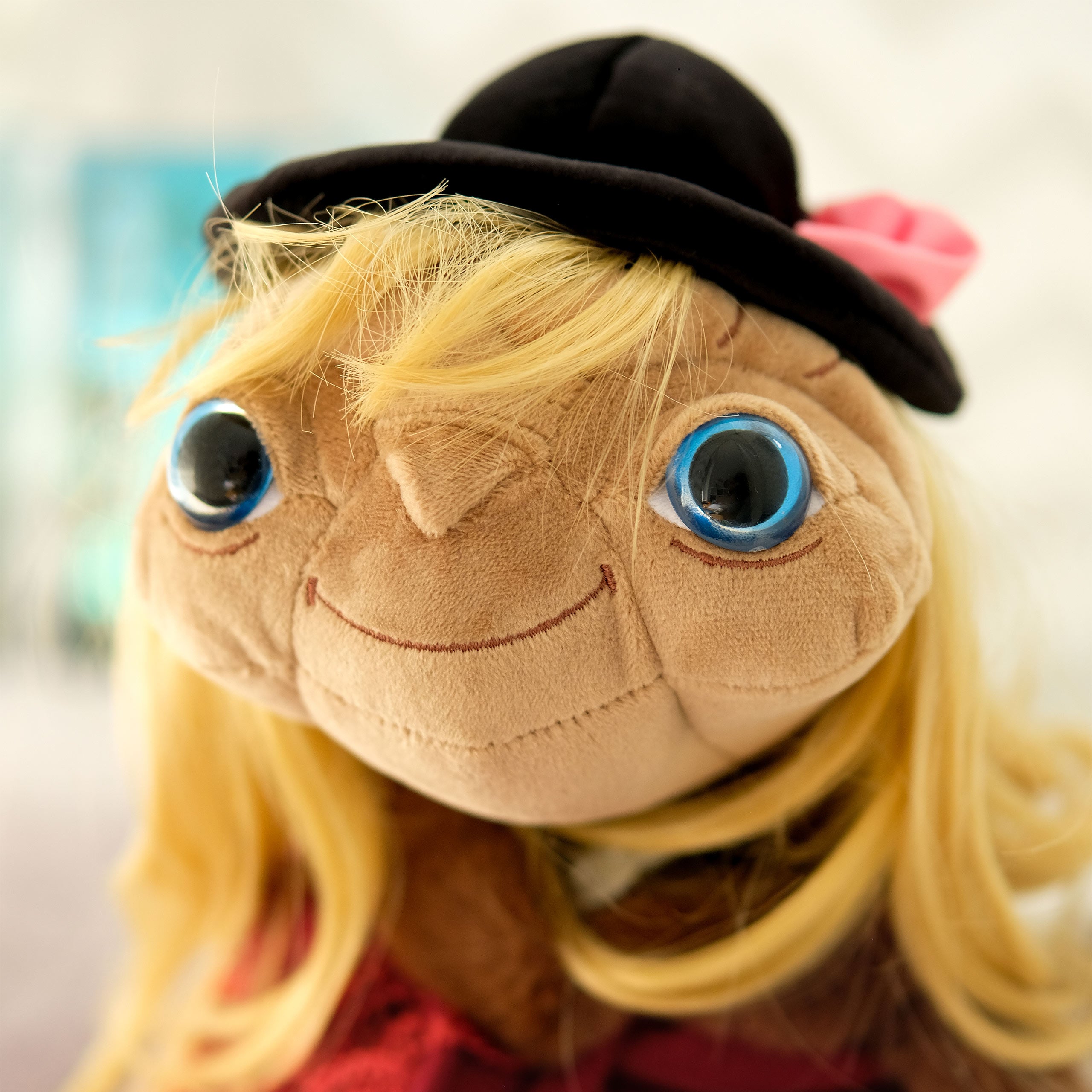 Imagen del producto Figura de peluche E.T. con vestido y sombrero