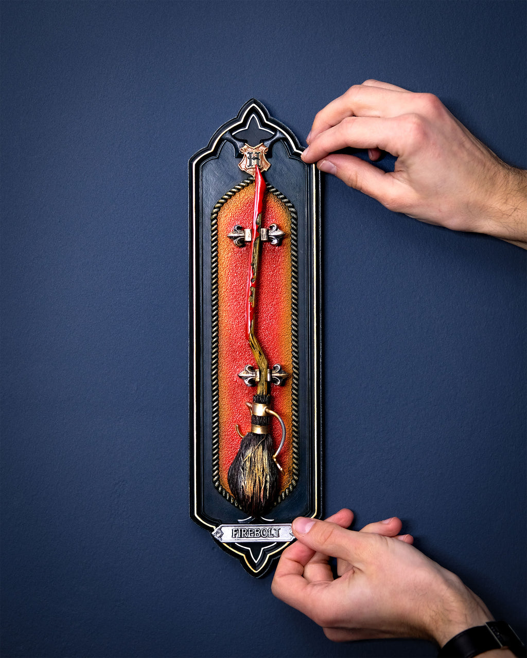 Imagen del producto Harry Potter - Réplica en miniatura de Firebolt de 35 cm