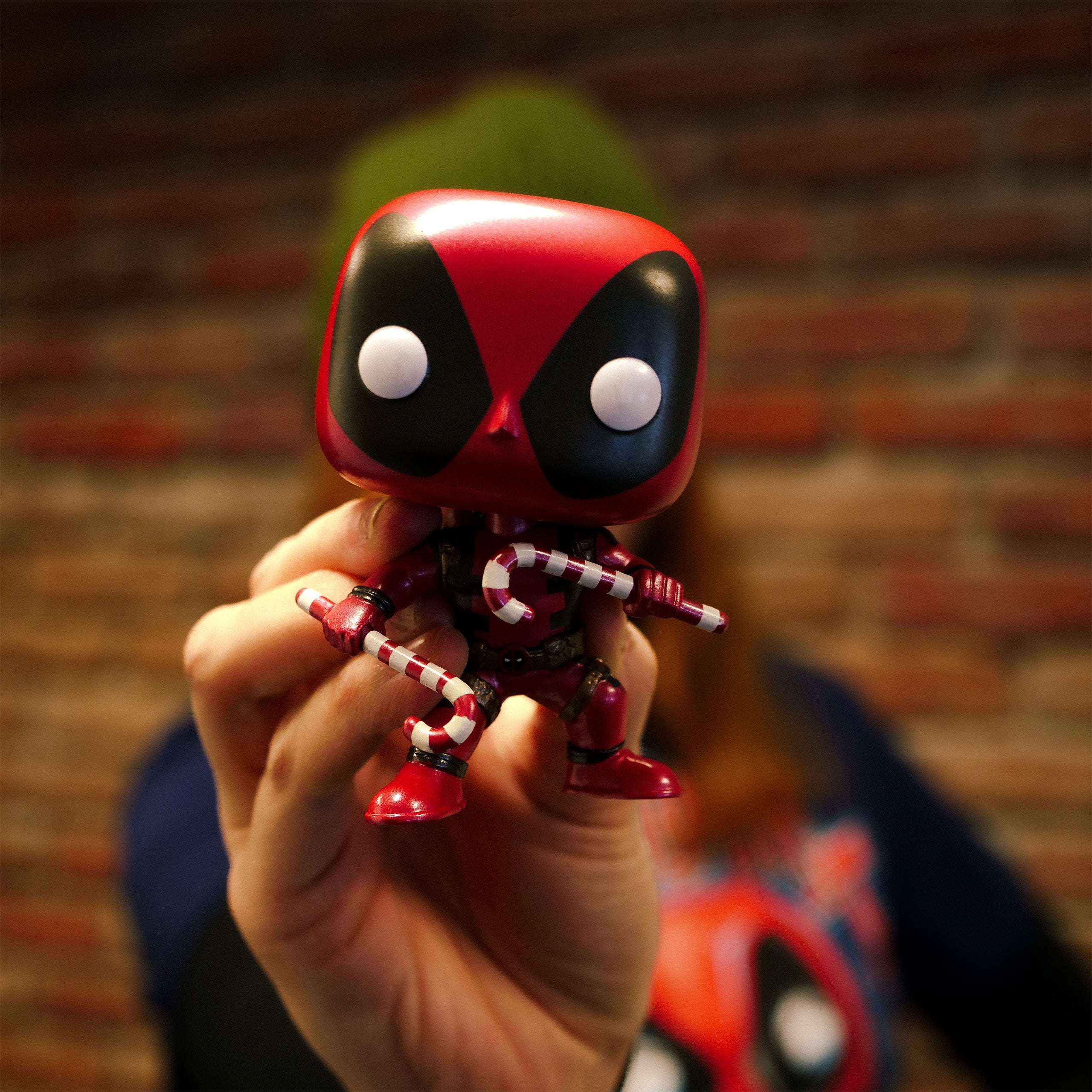 Imagen del producto Camiseta de Navidad de Deadpool con figura Funko Pop