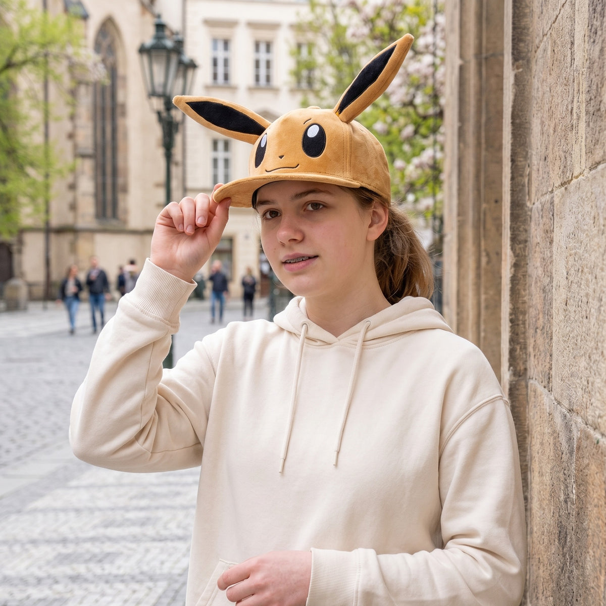 Imagen del producto Pokemon - Gorra Snapback de Peluche Eevee