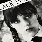 Imagen del producto Miércoles - Camiseta negra 'El negro es mi color feliz'