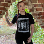 Imagen del producto Miércoles - Camiseta negra 'El negro es mi color feliz'
