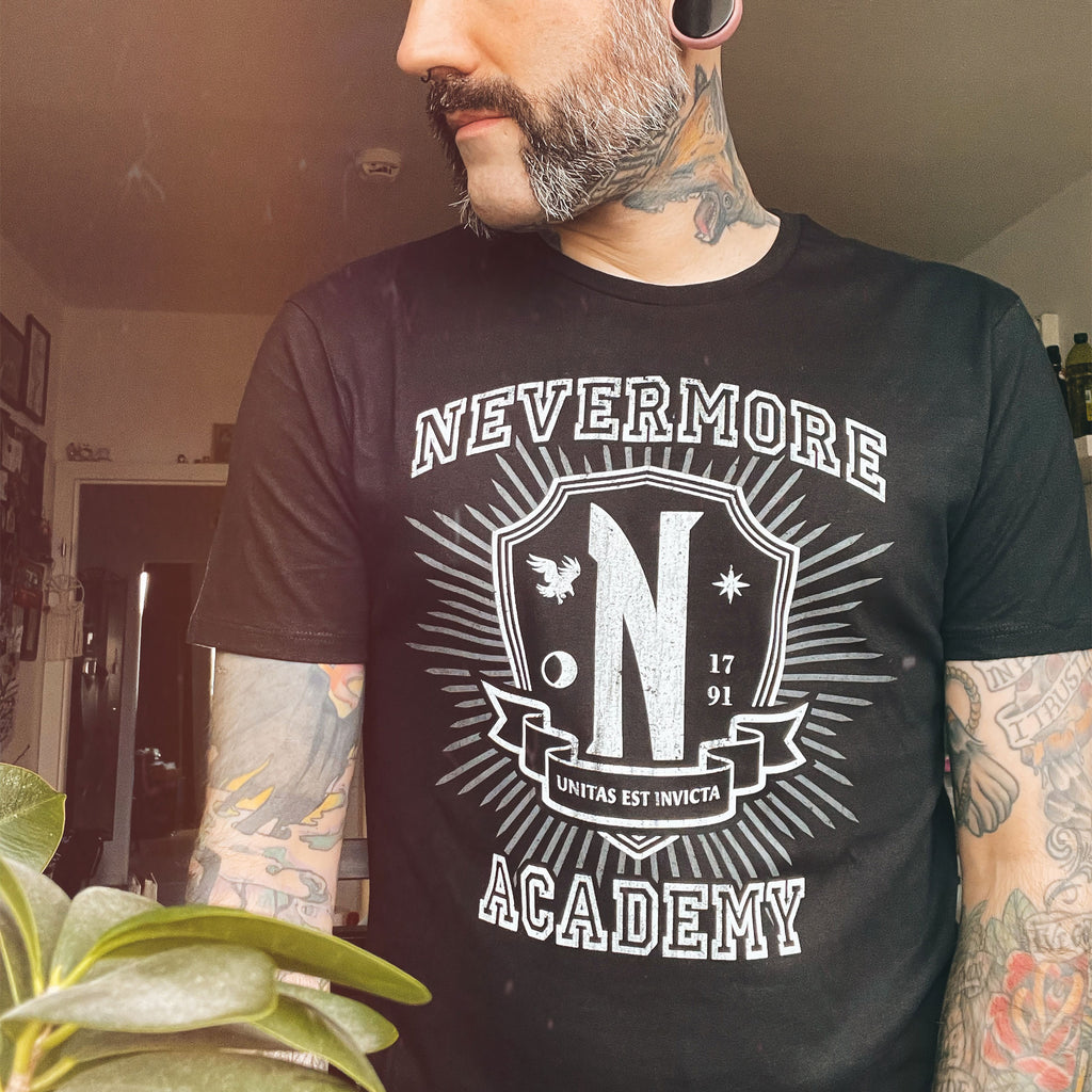 Imagen del producto Wednesday - Camiseta negra de Nevermore Academy