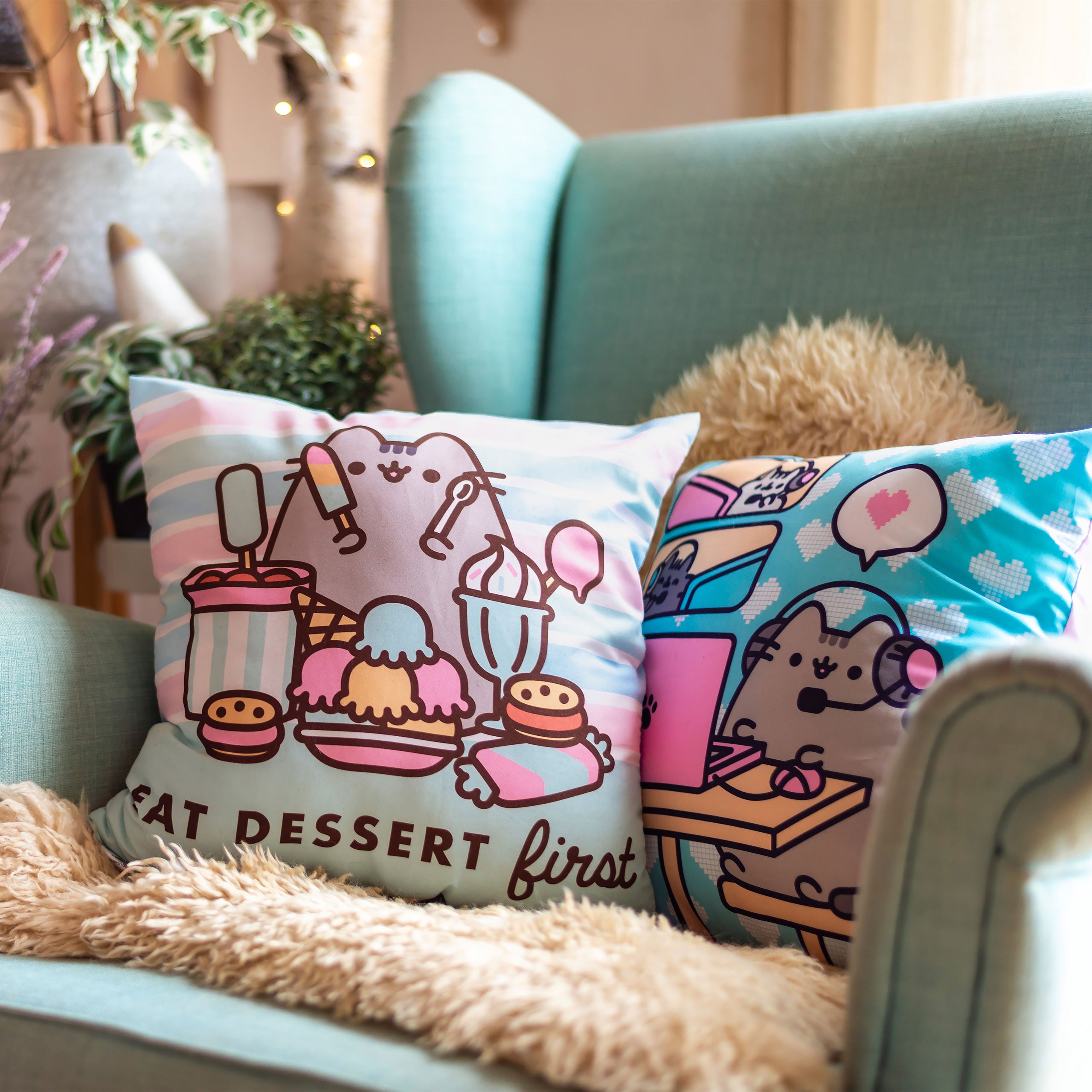 Imagen del producto Pusheen - Almohada 'Eat Dessert First'