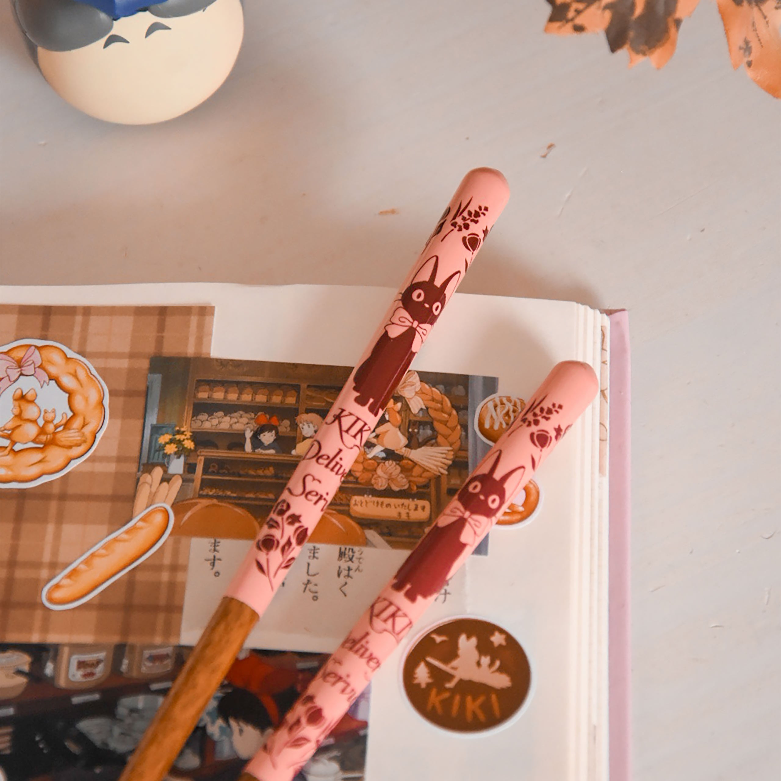 Imagen del producto Kiki's Delivery Service - Palillos de comer Jiji rosa