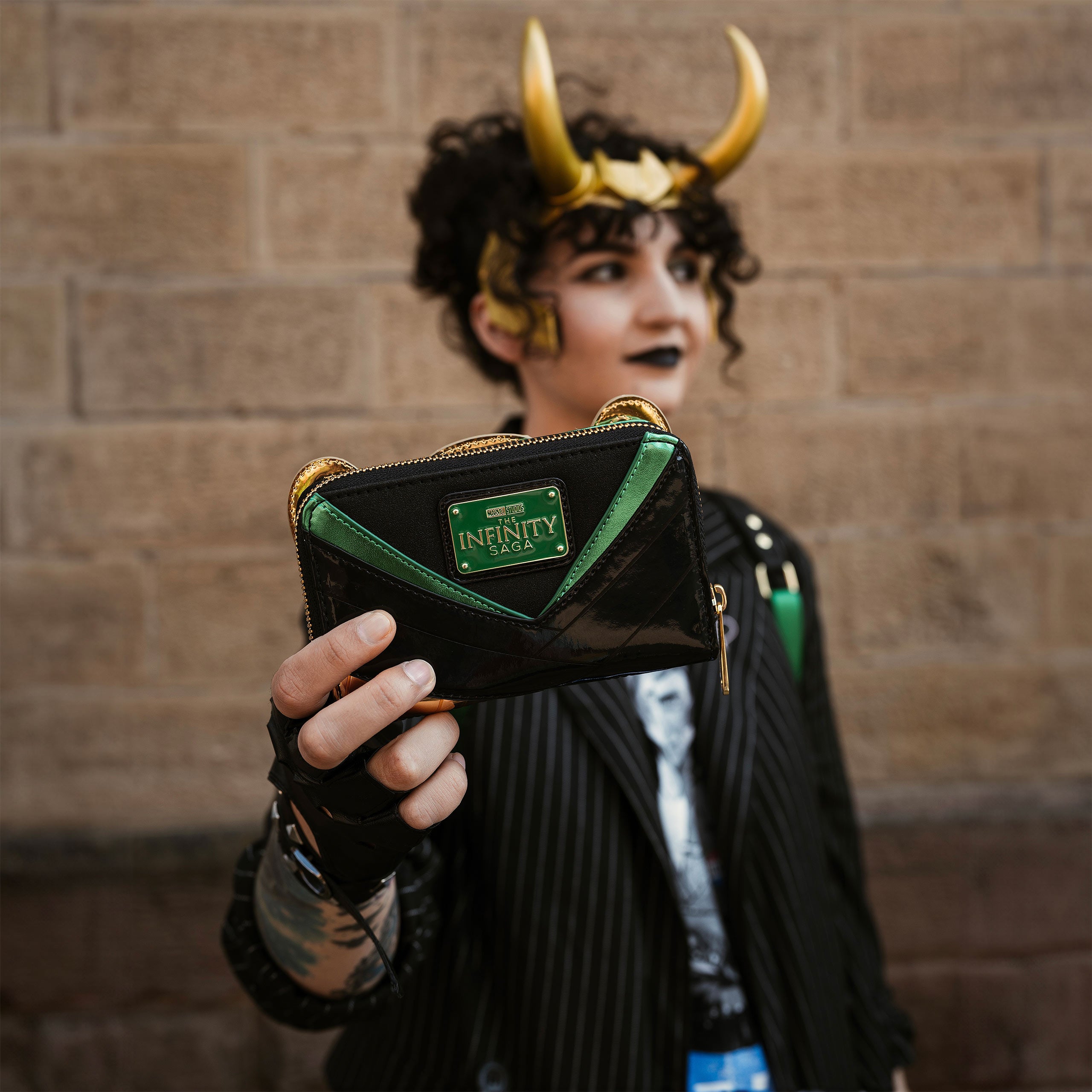 Imagen del producto Cartera Loki - Maestro del Engaño