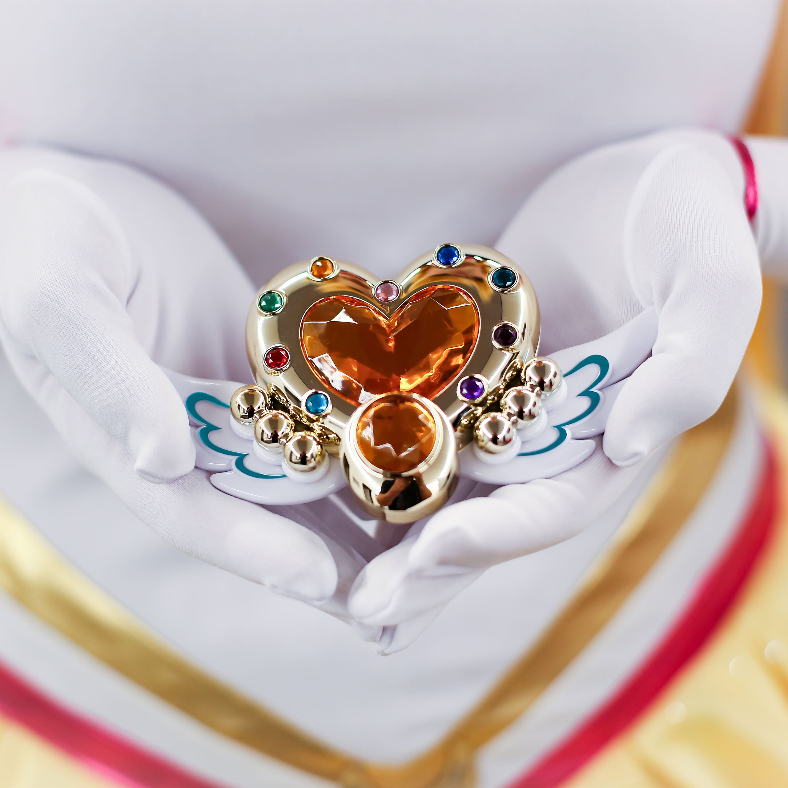 Imagen del producto Sailor Moon - Cosmos Eternal Moon Broche de transformación con efectos de luz y sonido
