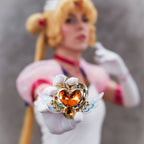 Imagen del producto Sailor Moon - Cosmos Eternal Moon Broche de transformación con efectos de luz y sonido