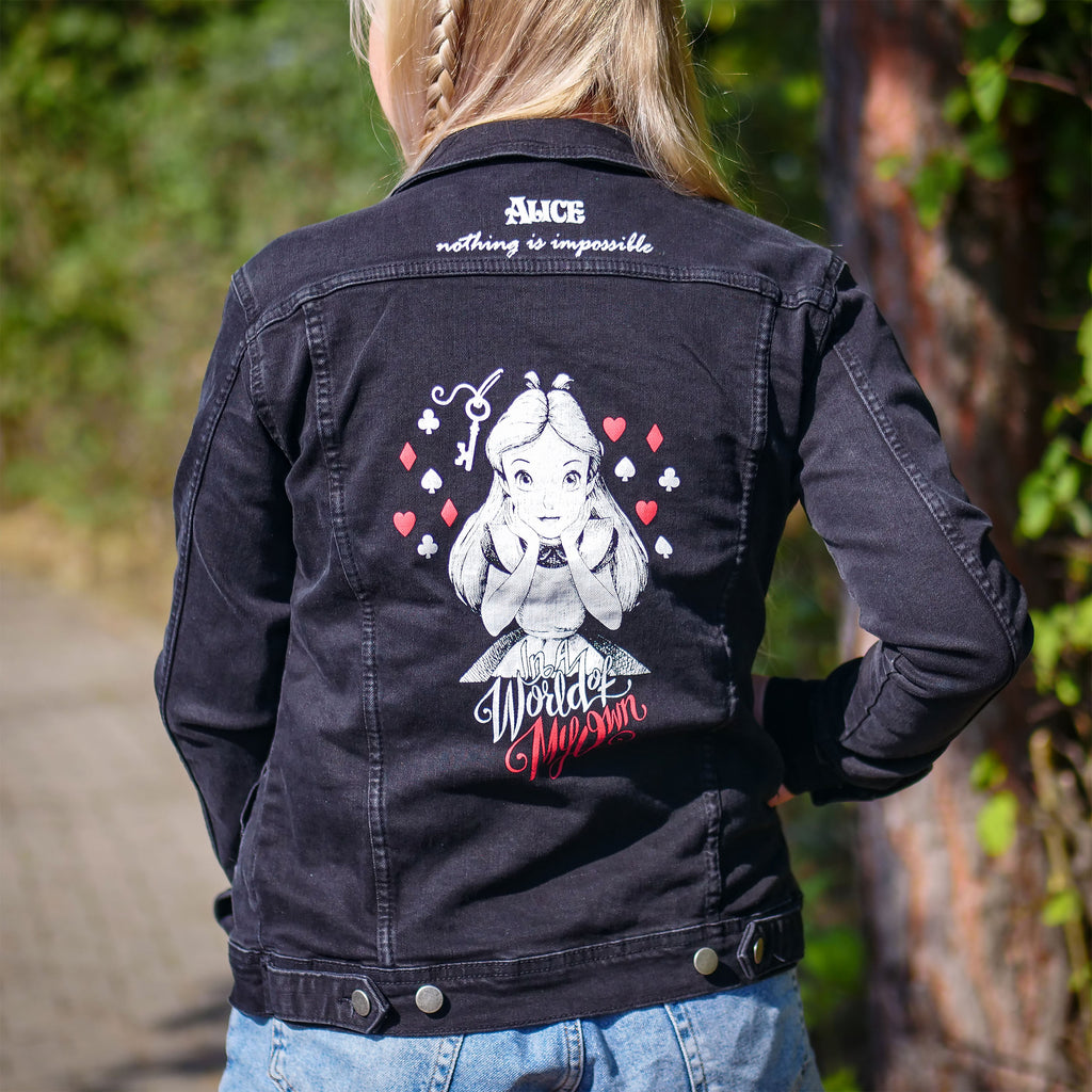 Imagen del producto Alice en el país de las maravillas - Chaqueta vaquera World Of My Own para mujer en negro