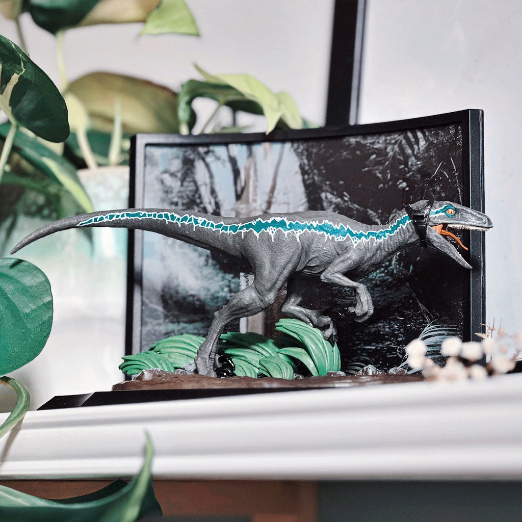 Imagen del producto Jurassic Park - Figura Diorama Velociraptor Blue