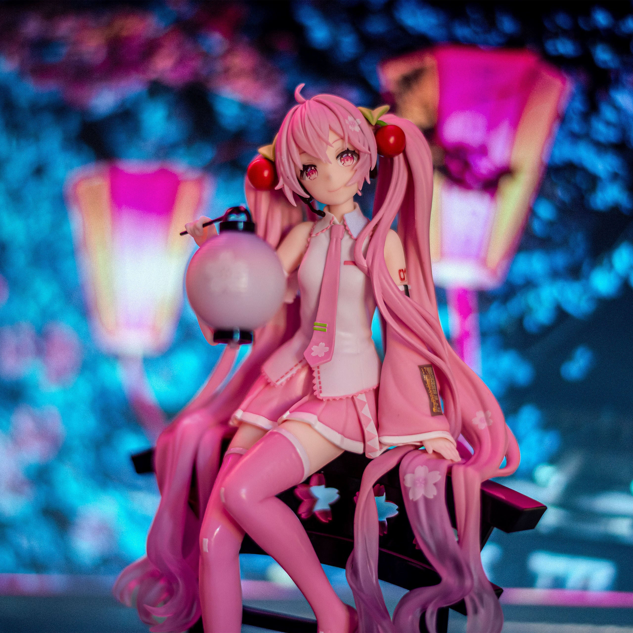 Imagen del producto Hatsune Miku - Figura de Sakura Lantern con función de luz