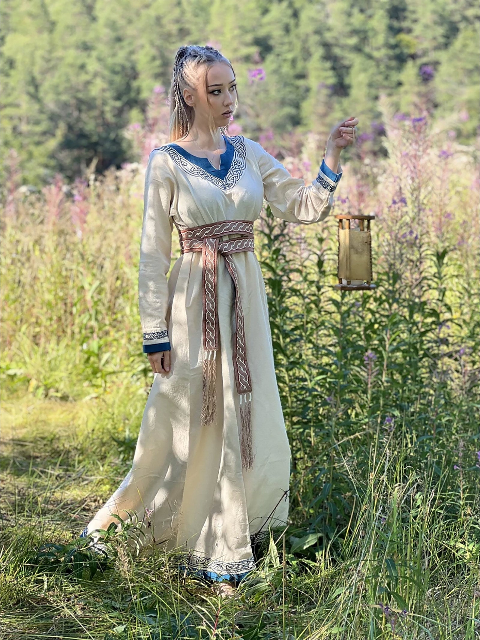 Imagen del producto Vestido Vikingo Lagertha beige-azul