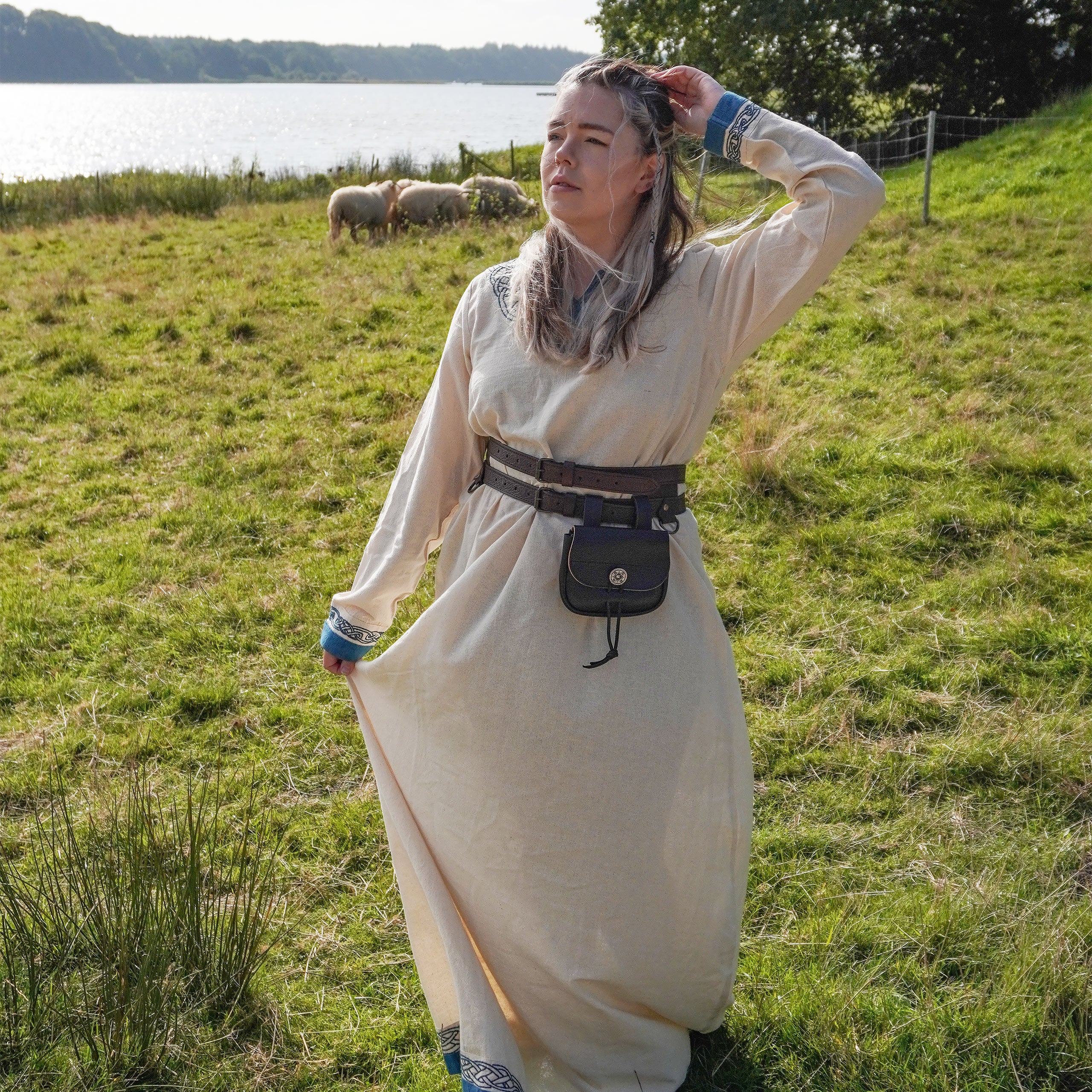 Imagen del producto Vestido Vikingo Lagertha beige-azul