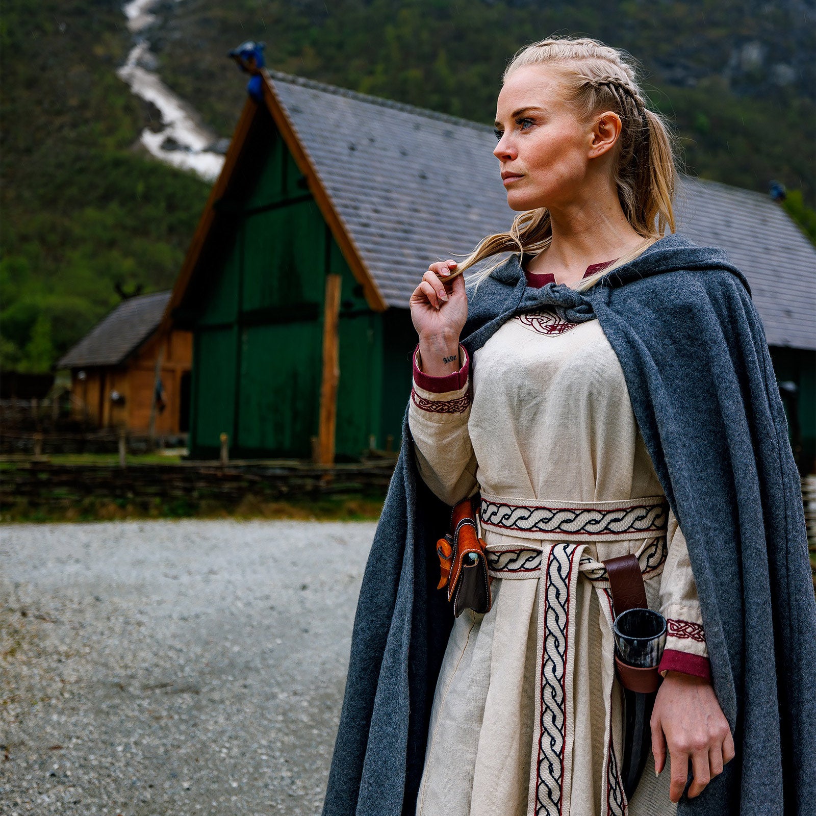 Imagen del producto Capa medieval Elinor gris