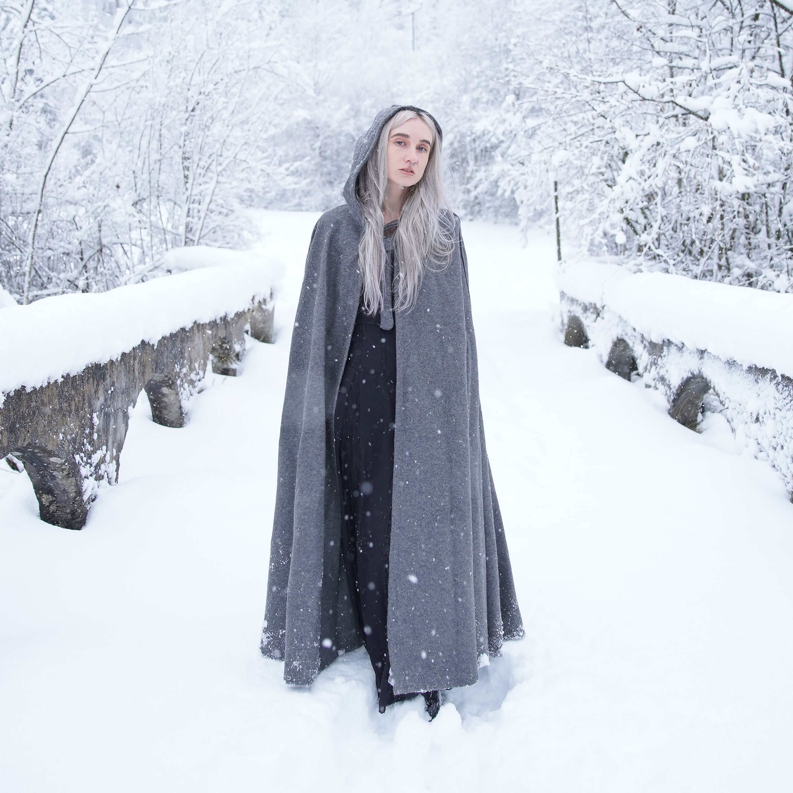Imagen del producto Capa medieval Elinor gris