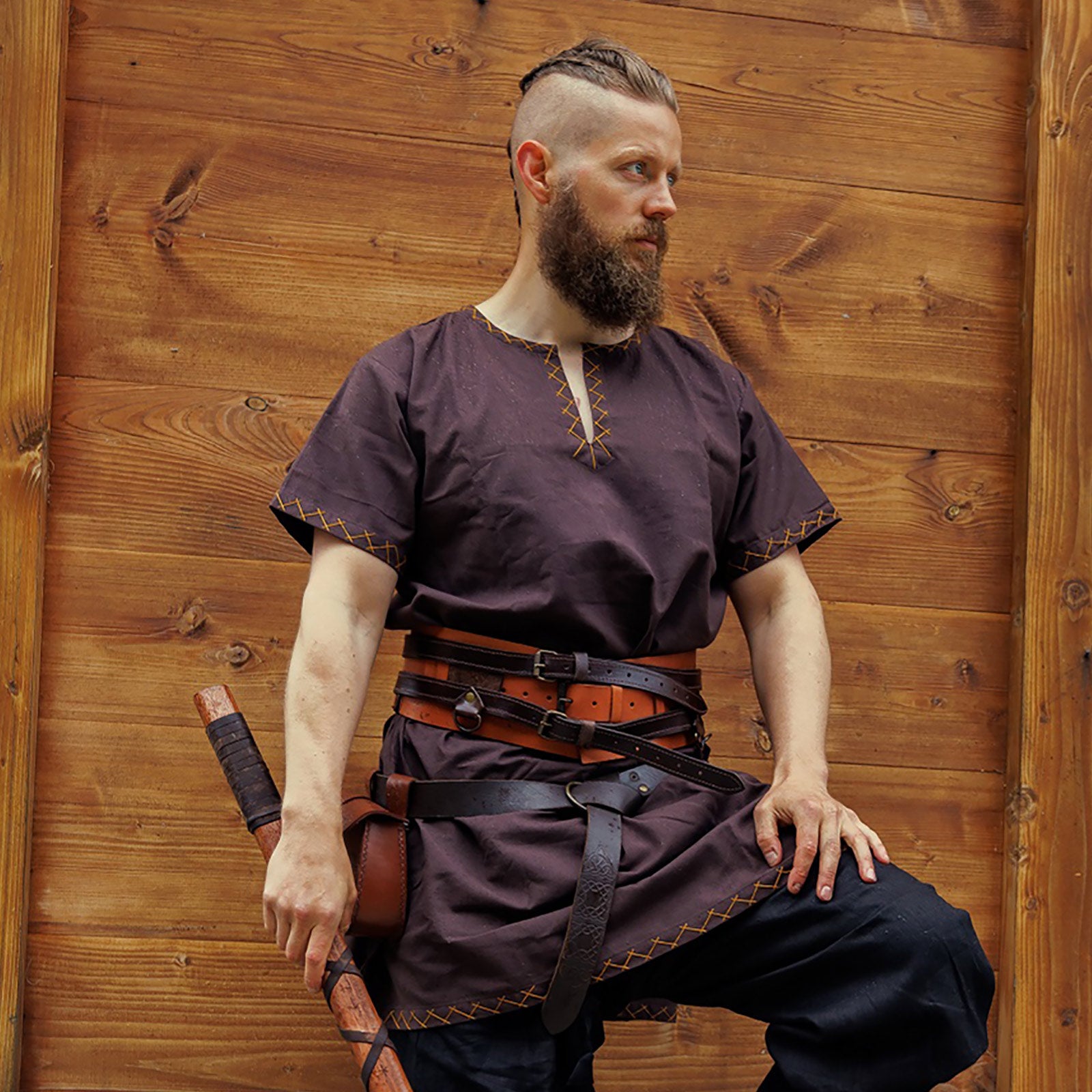 Imagen del producto Túnica vikinga Harbard de manga corta marrón