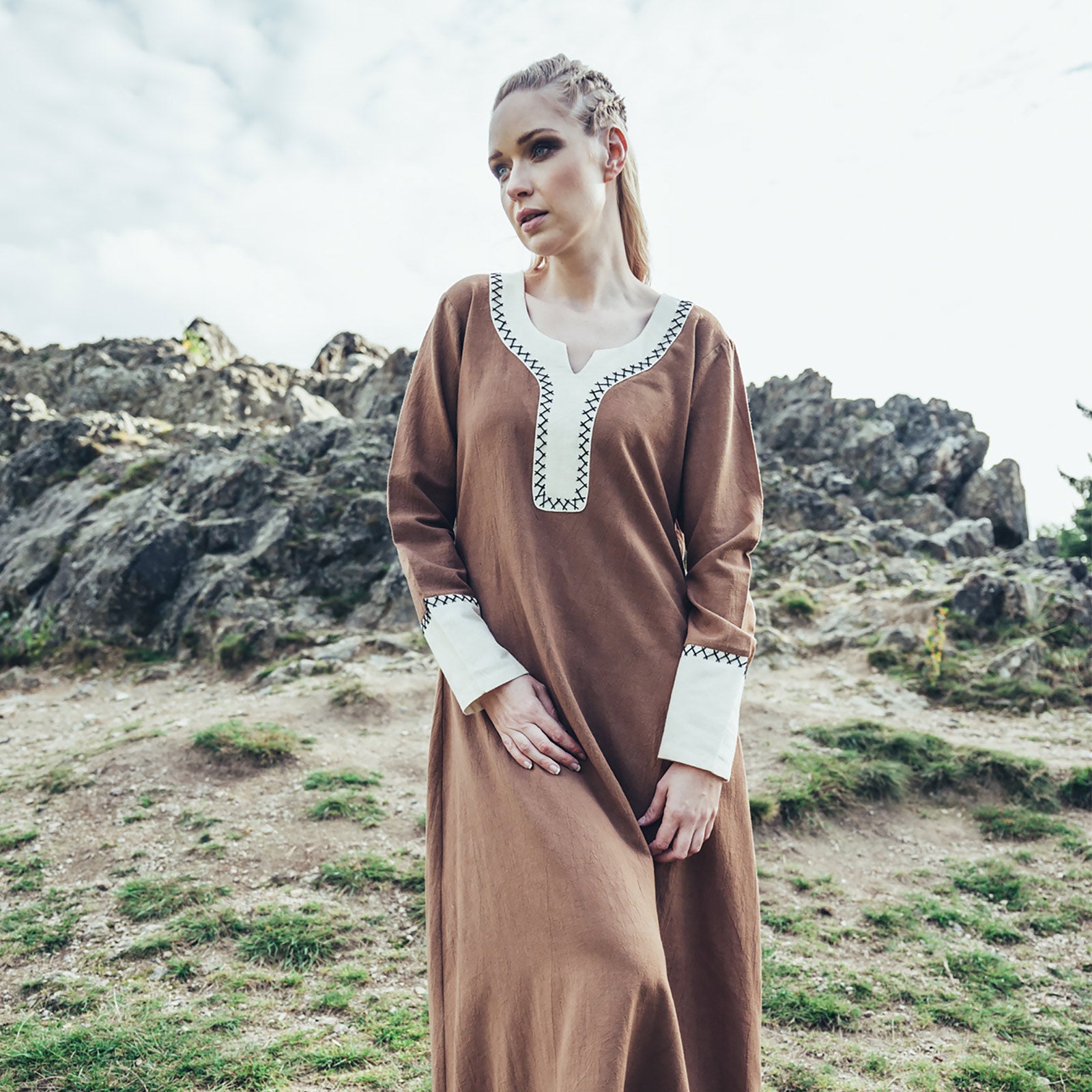 Imagen del producto Vestido medieval Freya arena