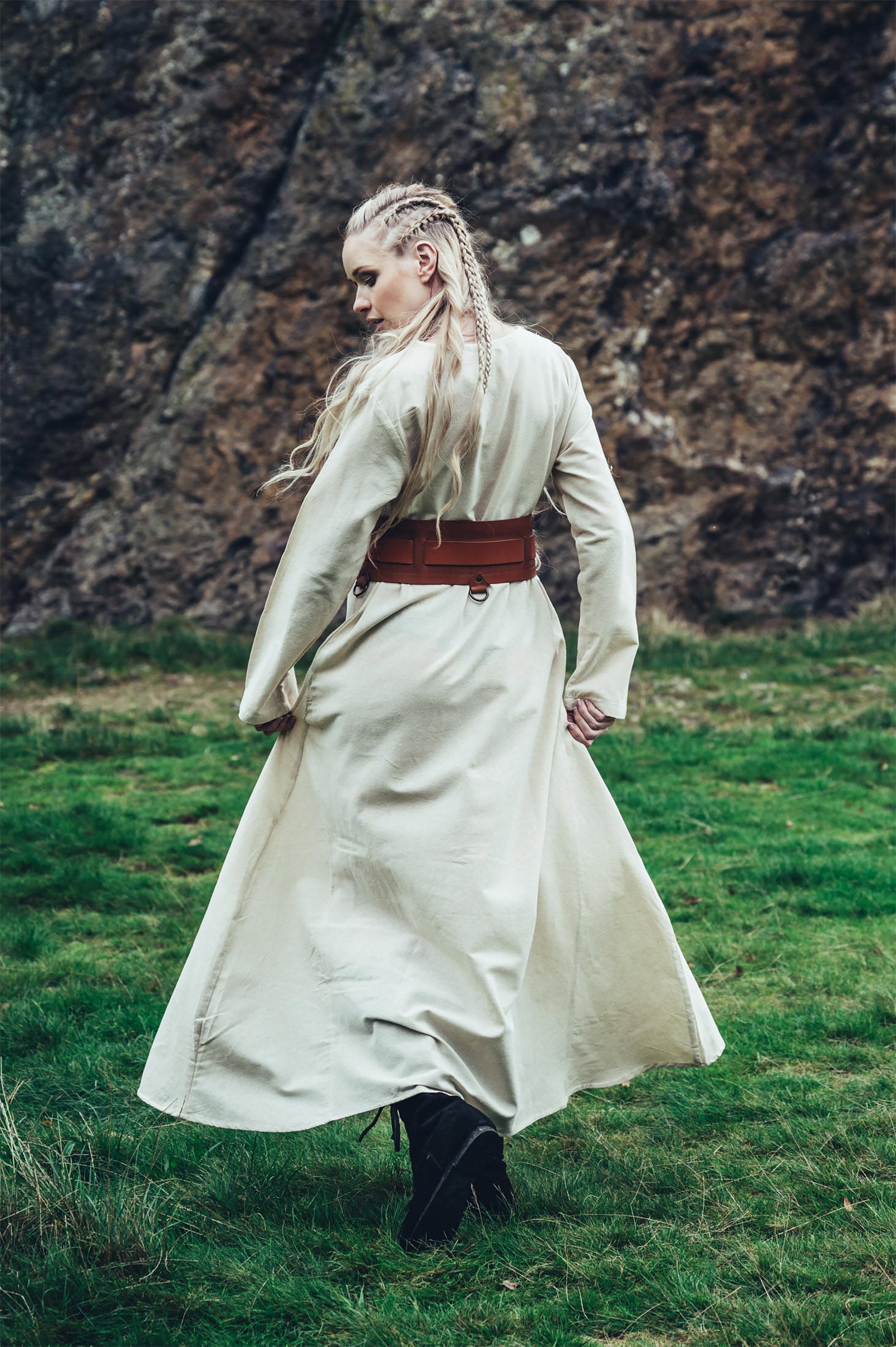 Imagen del producto Vestido medieval Valdis beige