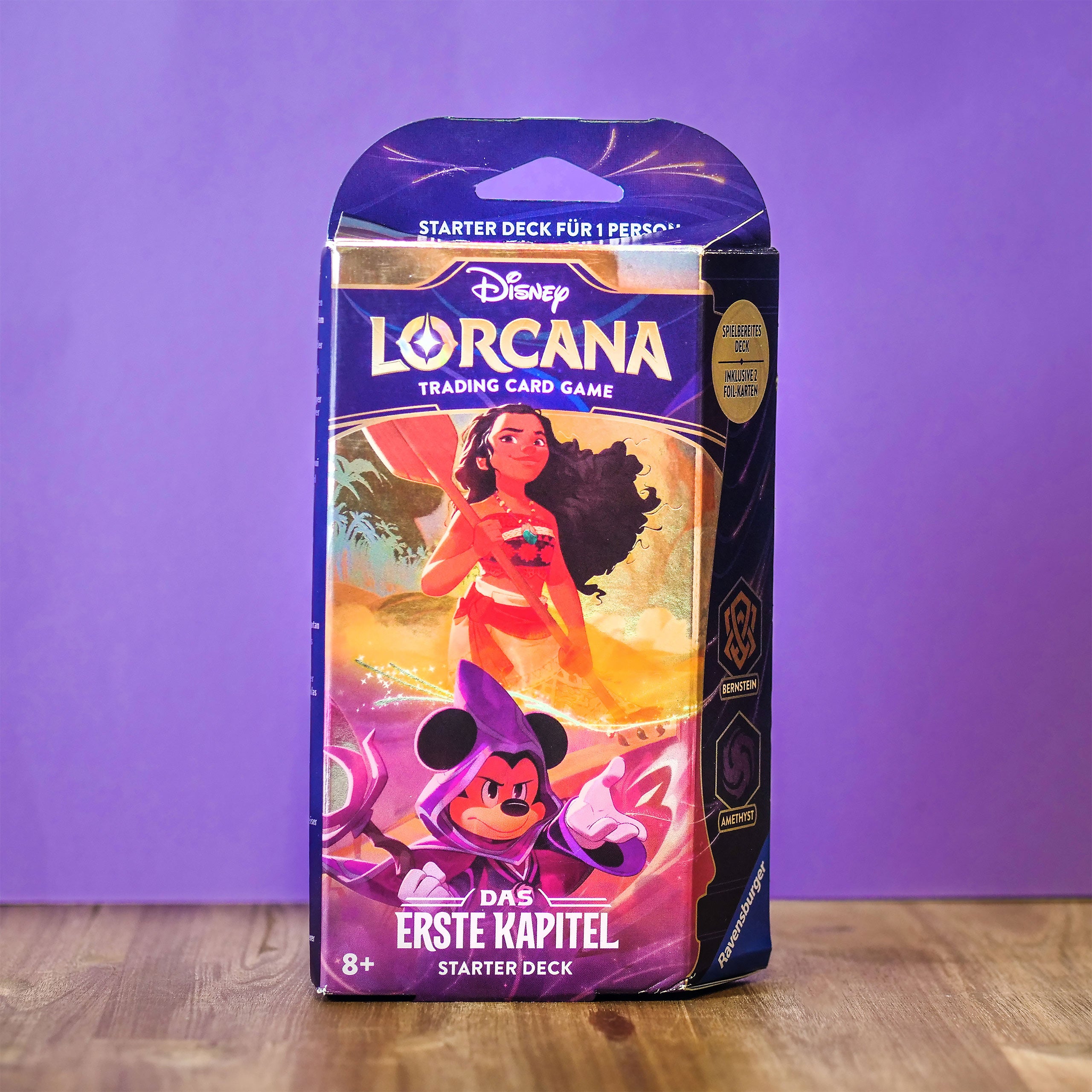 Imagen del producto Disney Lorcana Ámbar y Amatista Starter Set - El primer capítulo del juego de cartas coleccionables