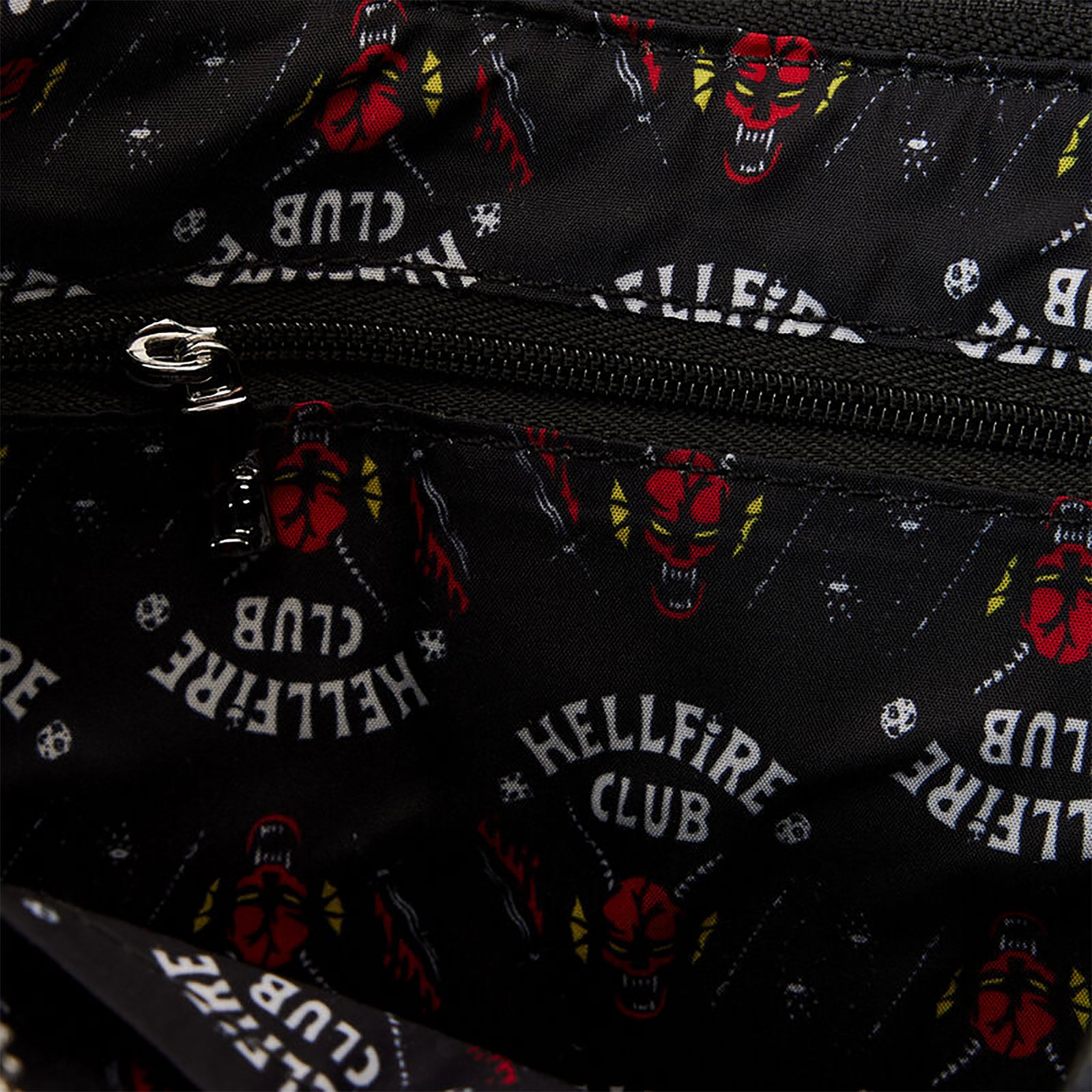 Imagen del producto Bolso cruzado Hellfire Club Glow in the Dark - Stranger Things