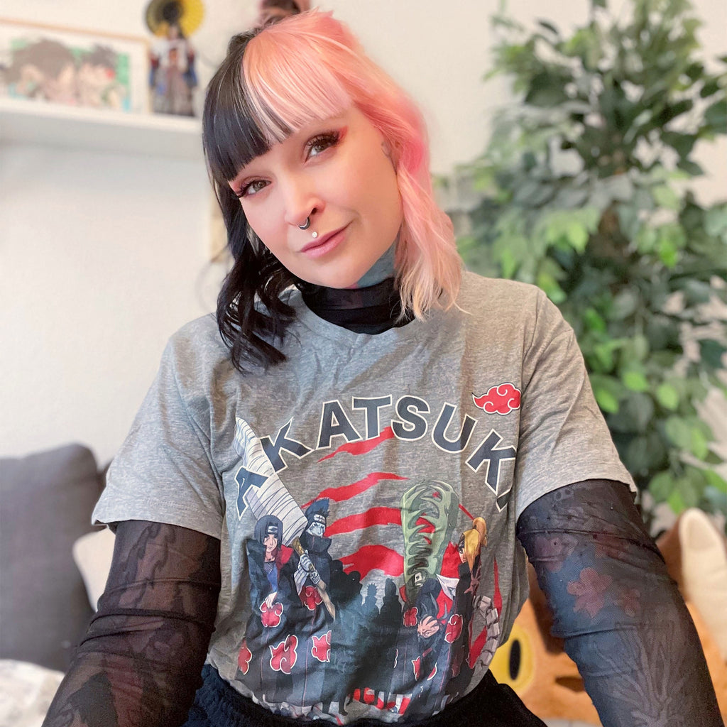 Imagen del producto Naruto Shippuden - Camiseta gris de la Organización Akatsuki