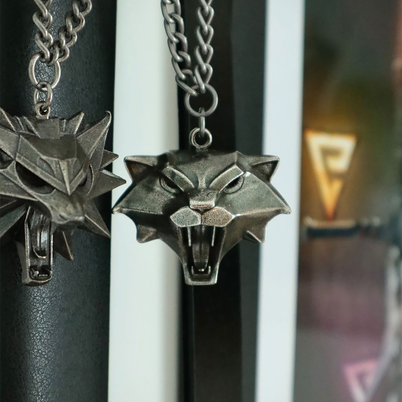 Imagen del producto Witcher - Collar de medallón de la Escuela del Gato