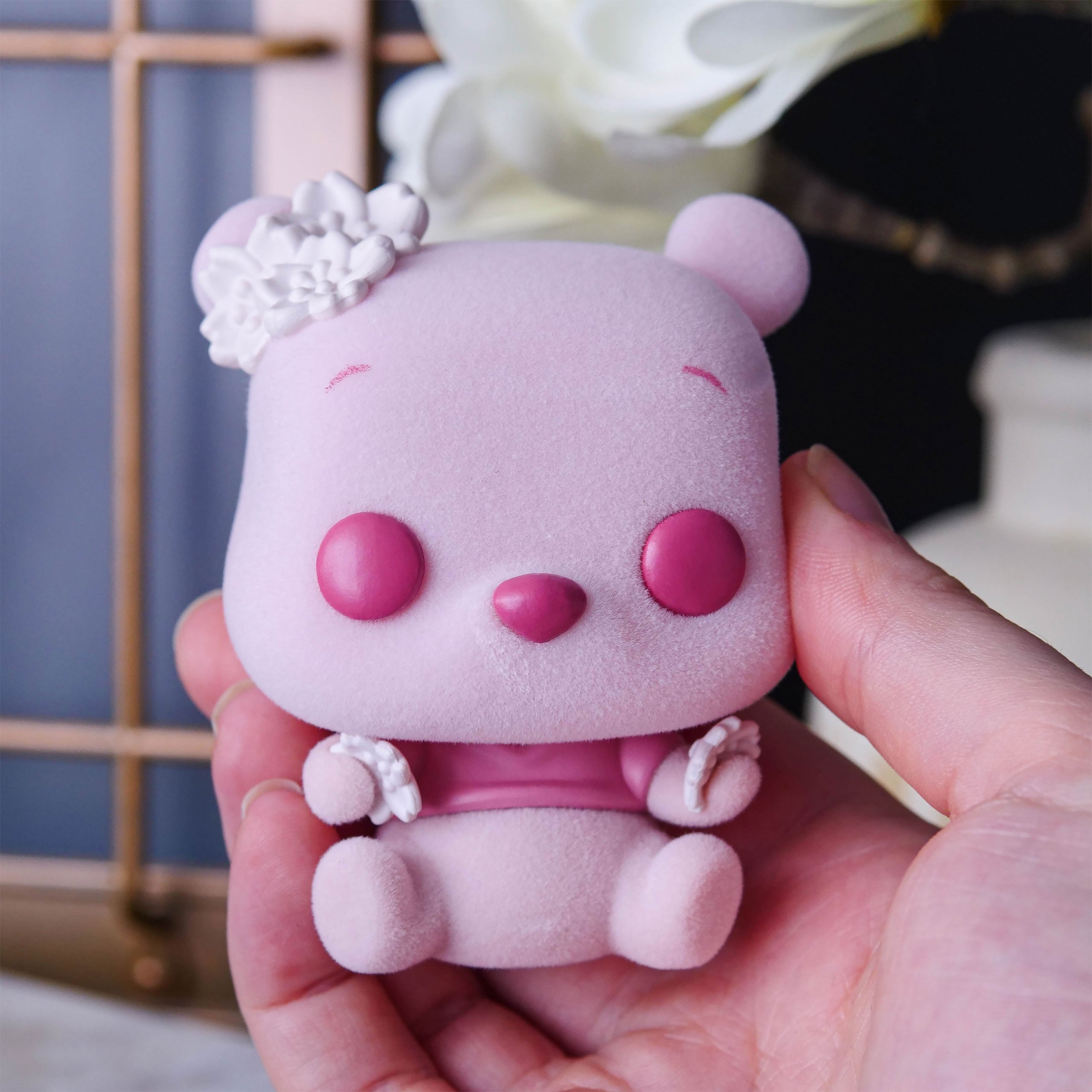 Imagen del producto Winnie Pooh - Figura Funko Pop de Winnie Pooh con Flor de Cerezo