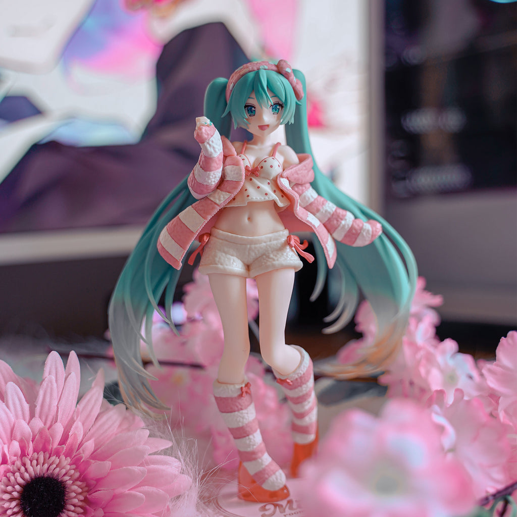 Imagen del producto Hatsune Miku - Figura Versión de Ropa de Habitación
