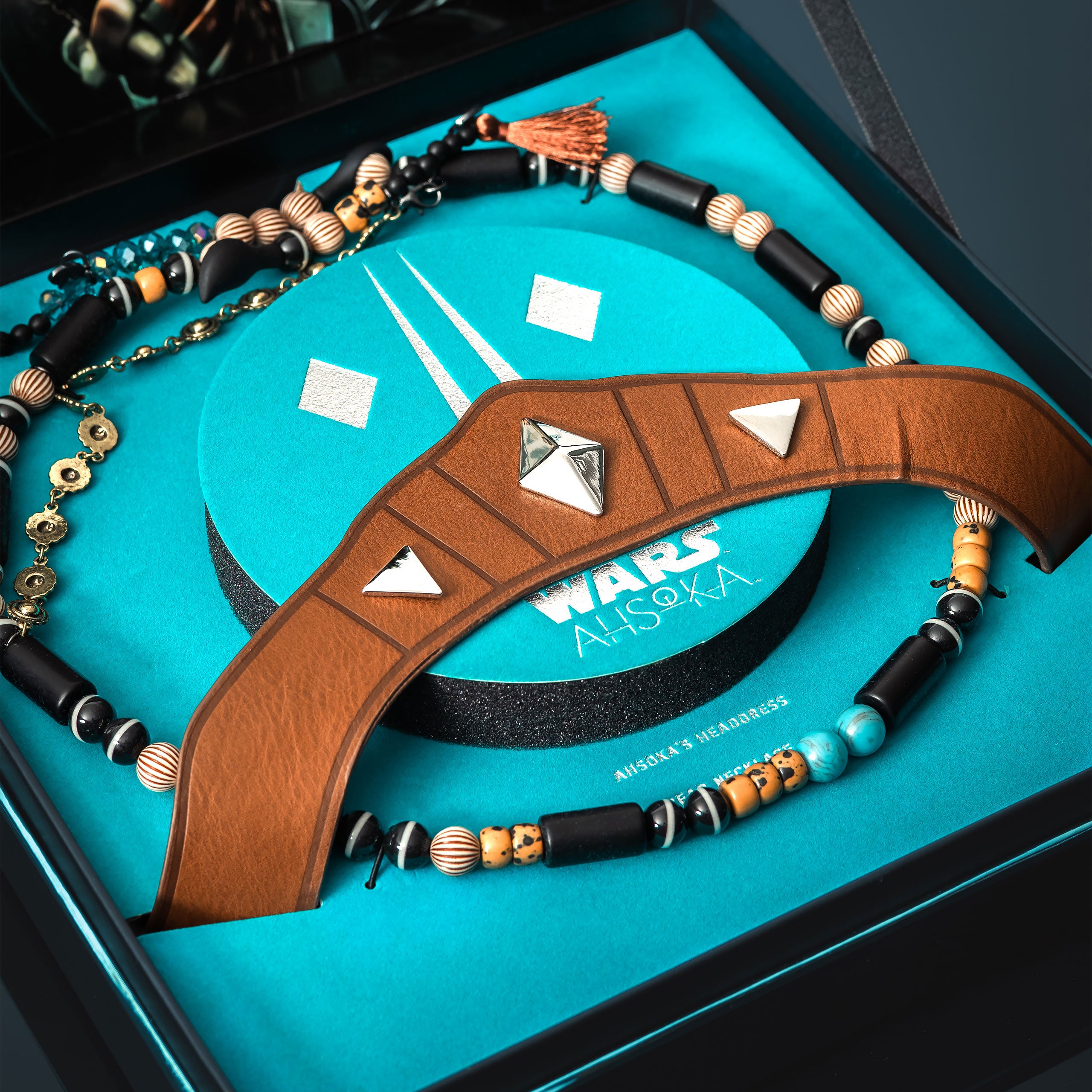 Imagen del producto Star Wars - Ahsoka Diadema y réplica de perlas de cinturón limitada