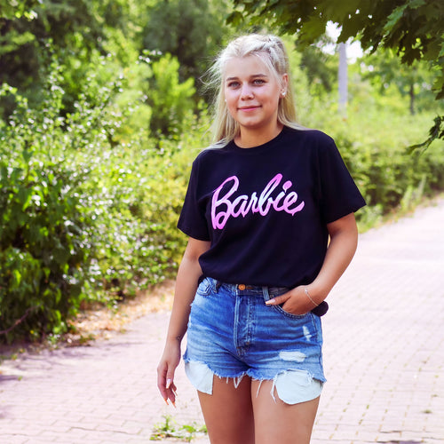 Imagen del producto Barbie - Camiseta negra con logo derretido