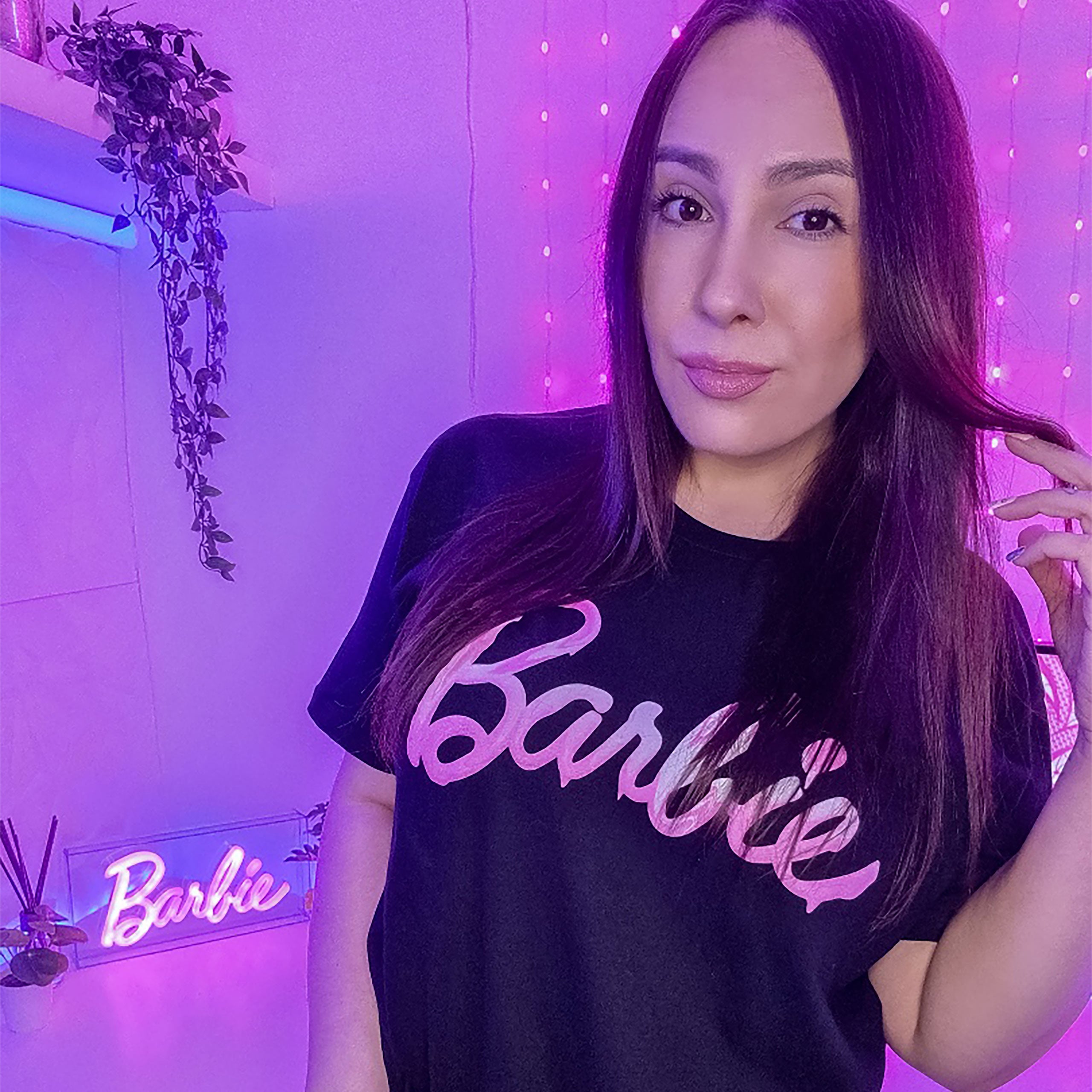 Imagen del producto Barbie - Camiseta negra con logo derretido