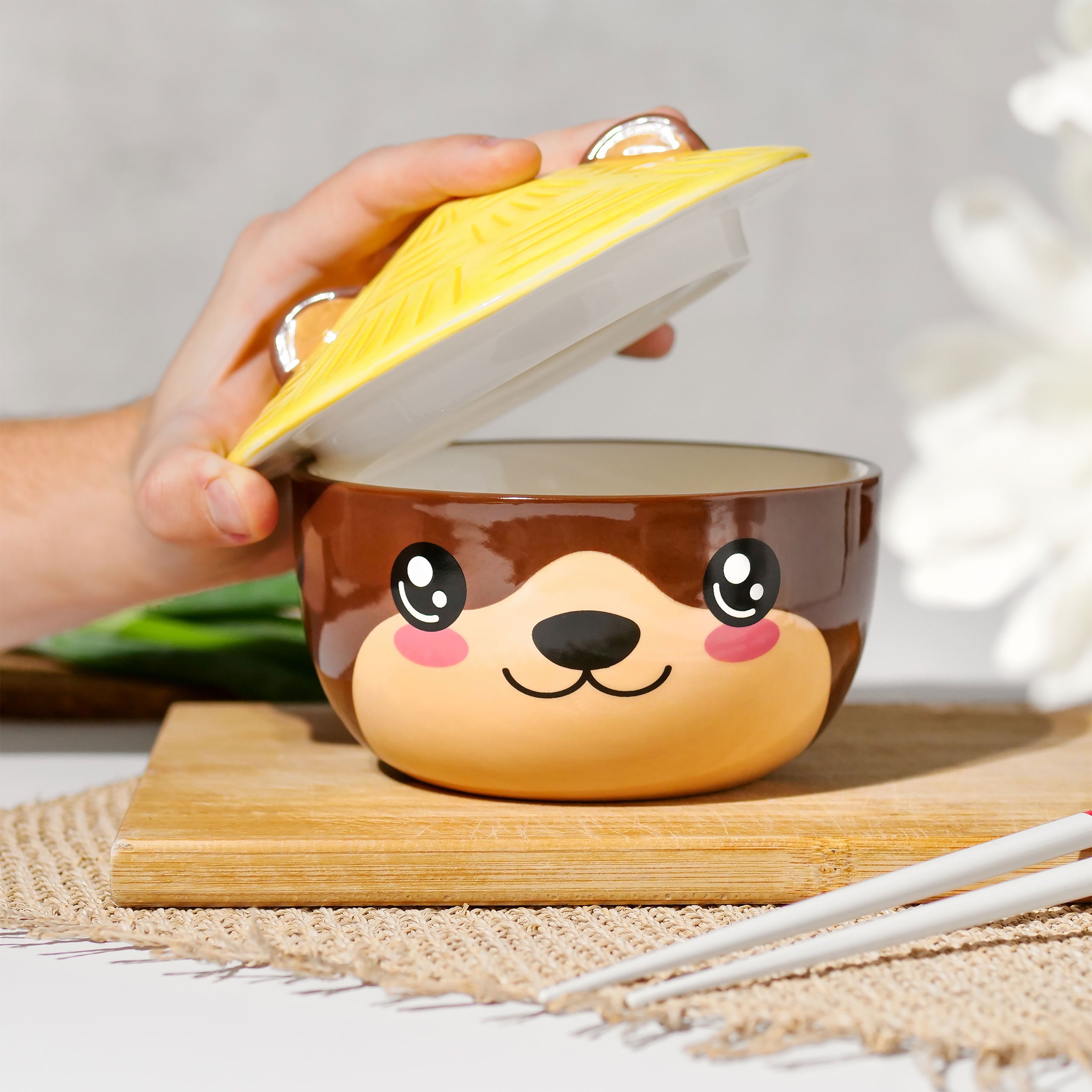 Imagen del producto Tazón Kawaii de Nutria con tapa para fans del Anime