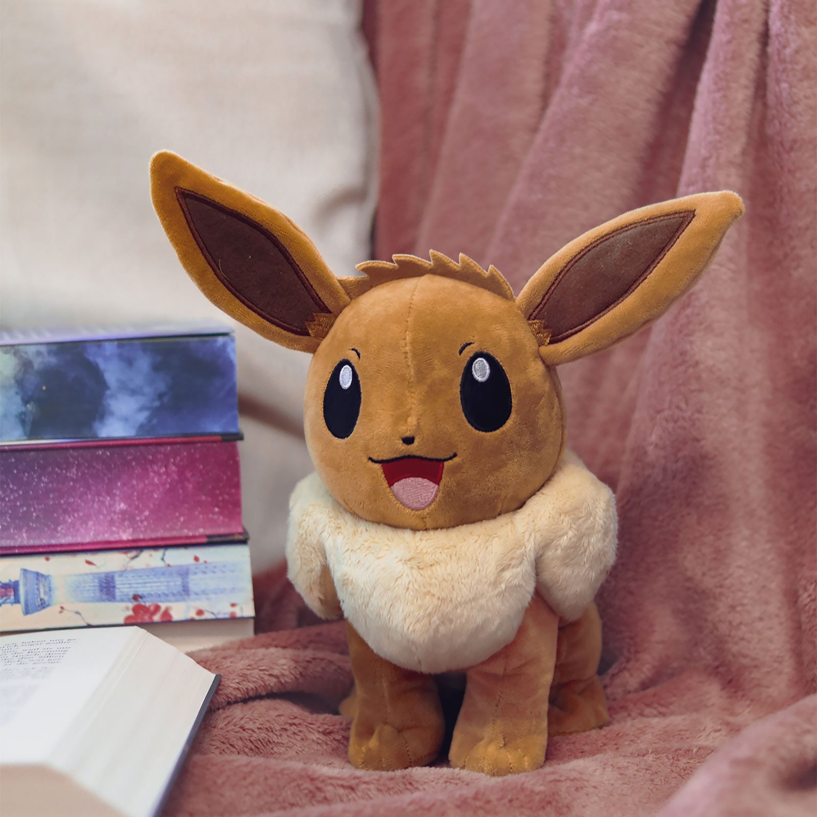 Imagen del producto Pokemon - Figura de peluche Eevee de 23 cm
