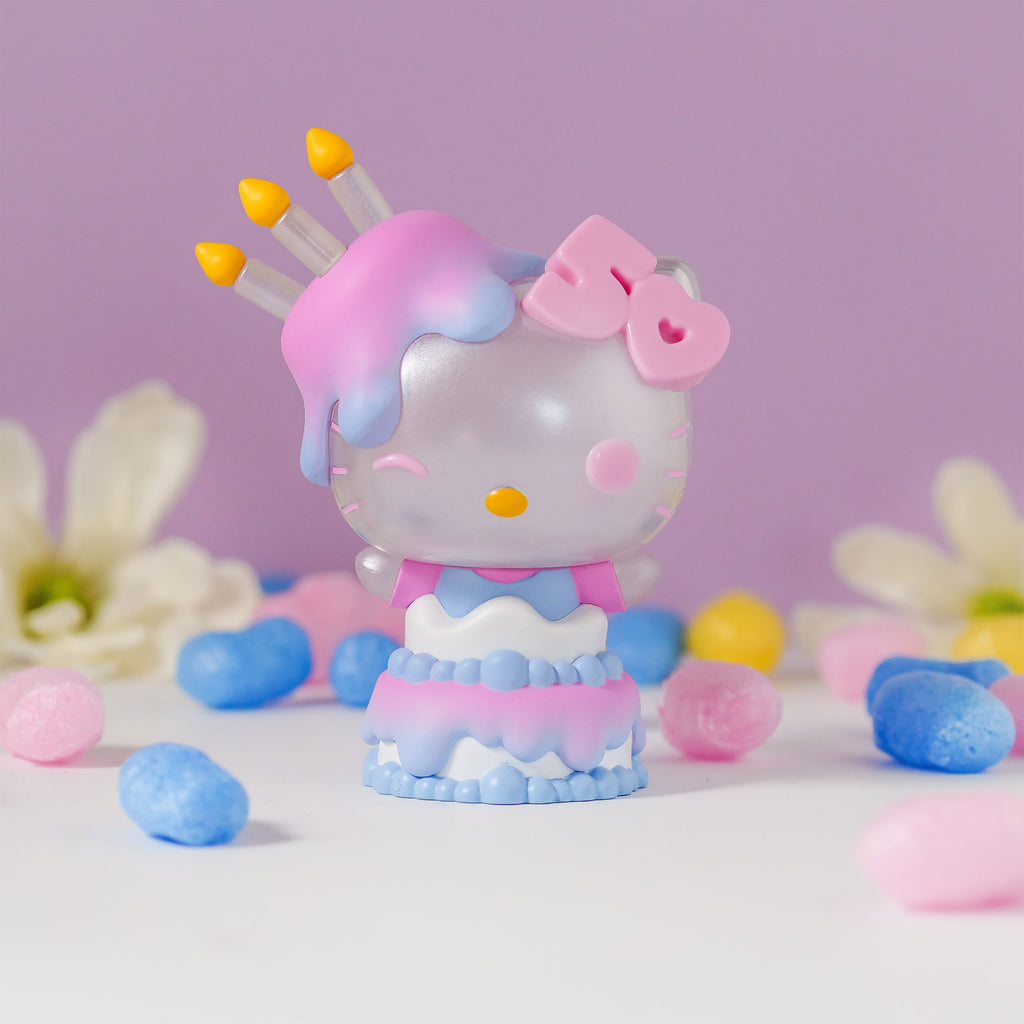 Imagen del producto Figura Funko Pop Hello Kitty con pastel 50 aniversario